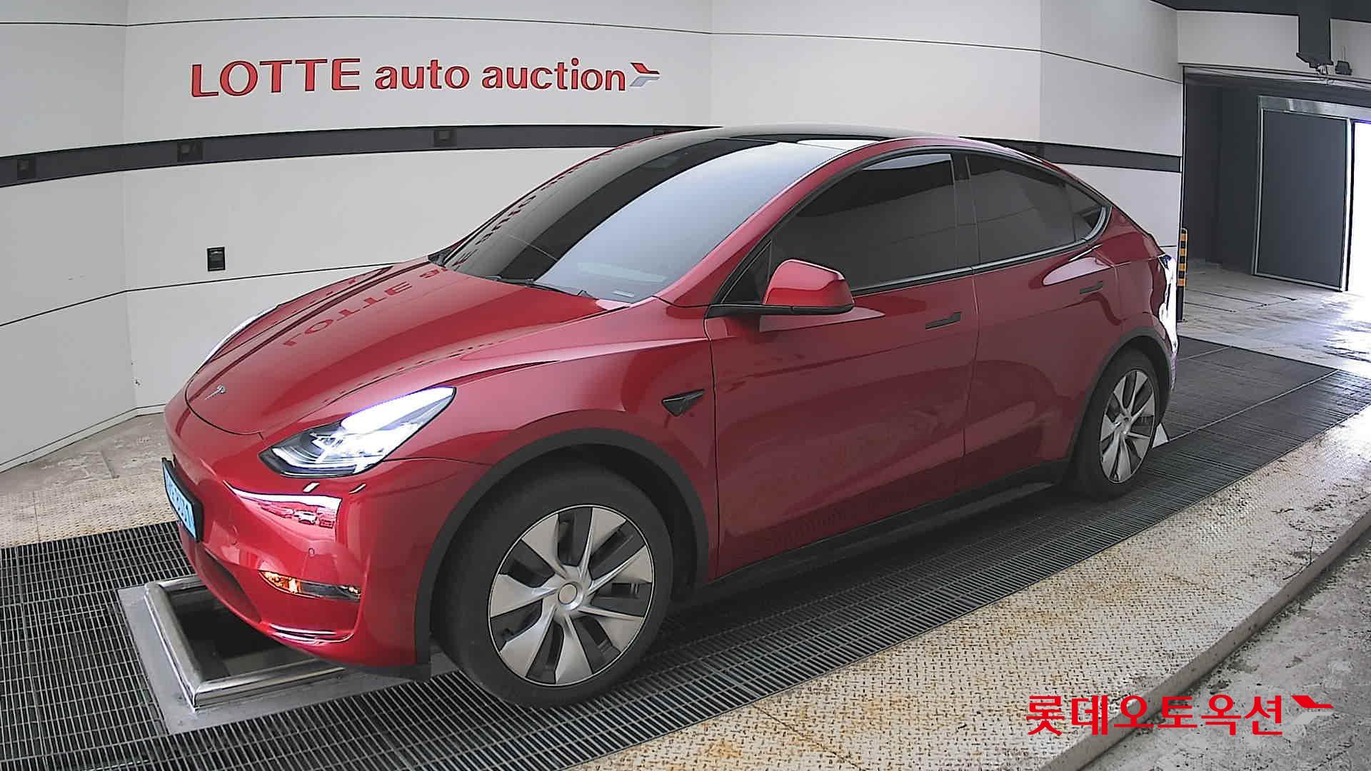 Tesla Model Y 2021 - Image 11