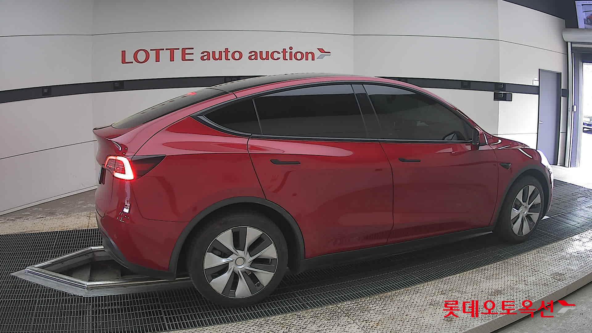 Tesla Model Y 2021 - Image 20