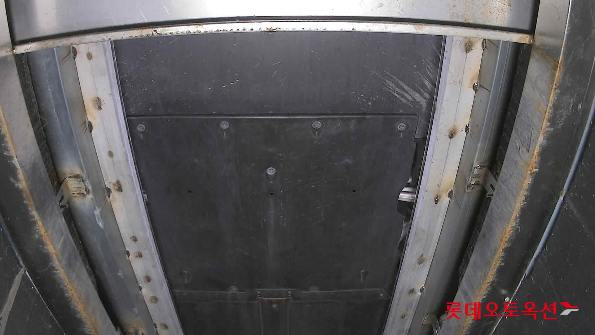 Tesla Model Y 2021 - Image 8