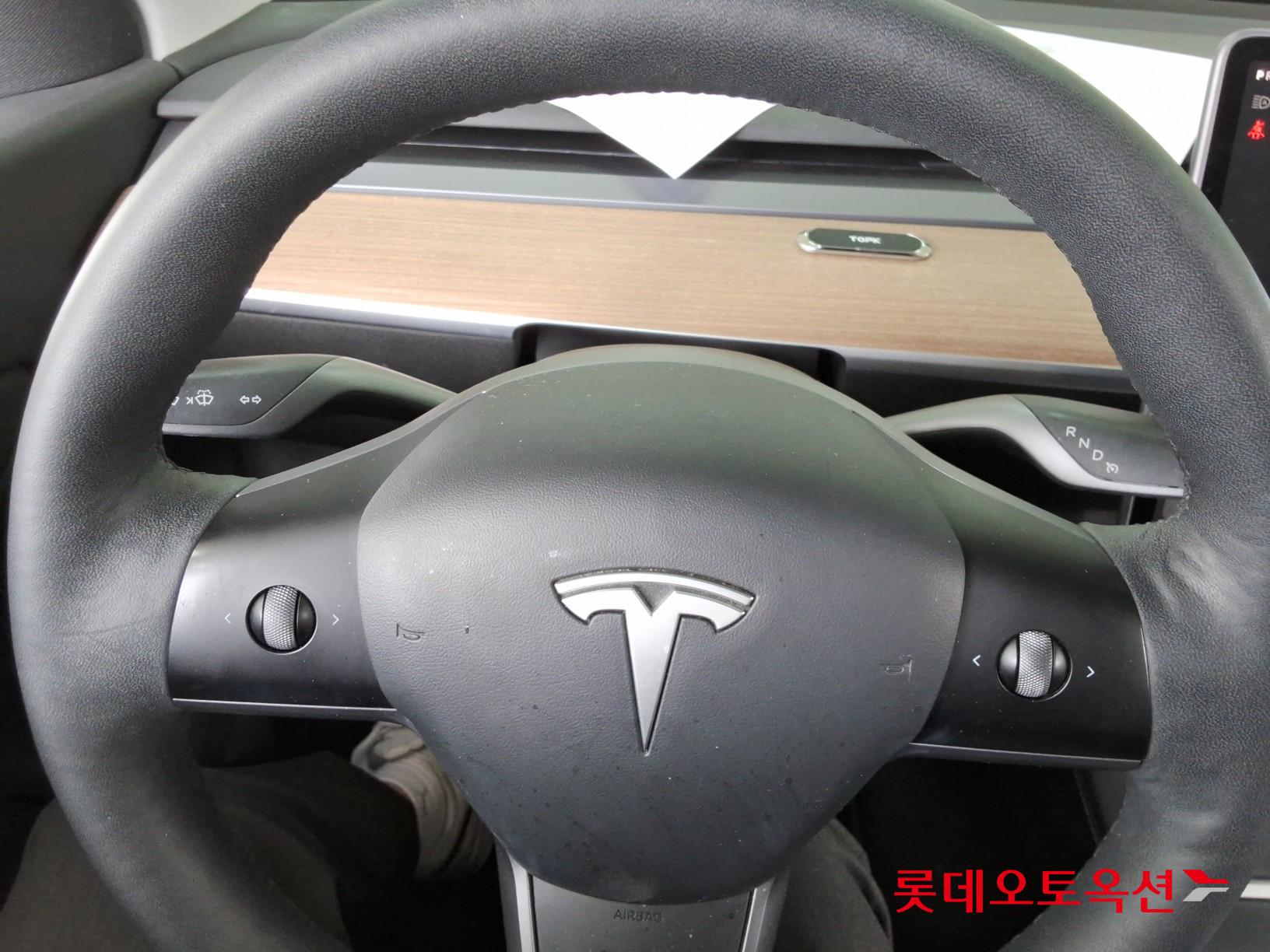 Tesla Model Y 2021 - Image 30