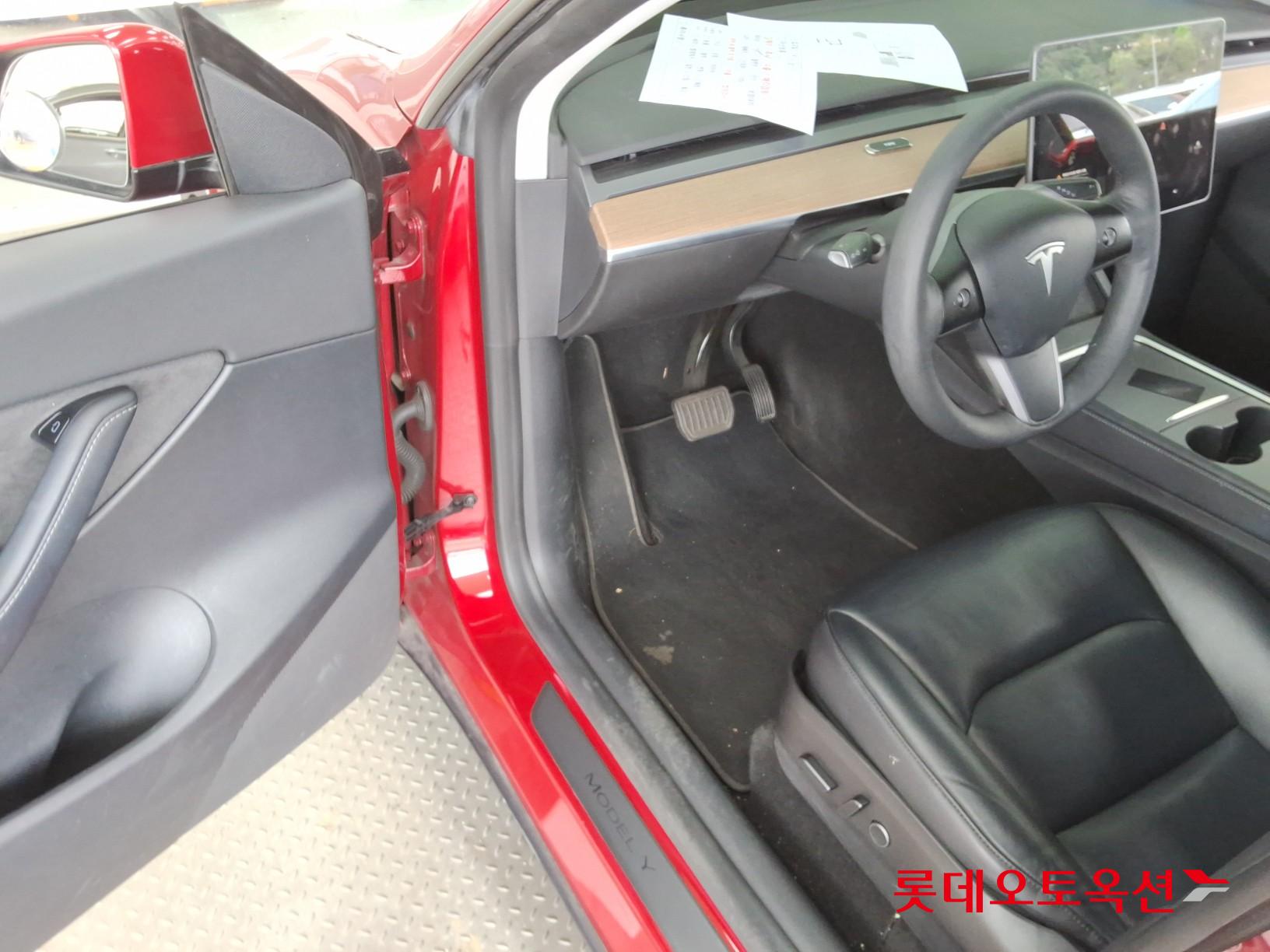 Tesla Model Y 2021 - Image 36