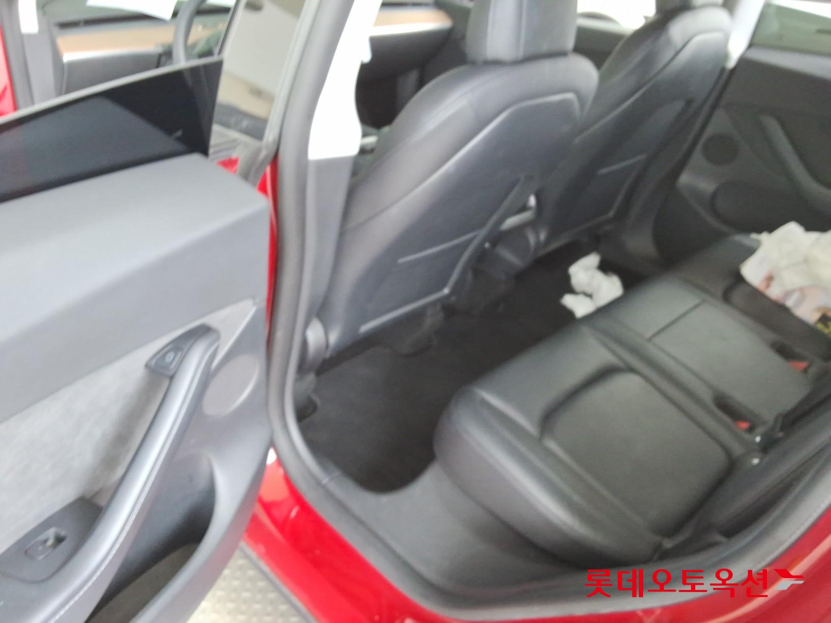 Tesla Model Y 2021 - Image 37