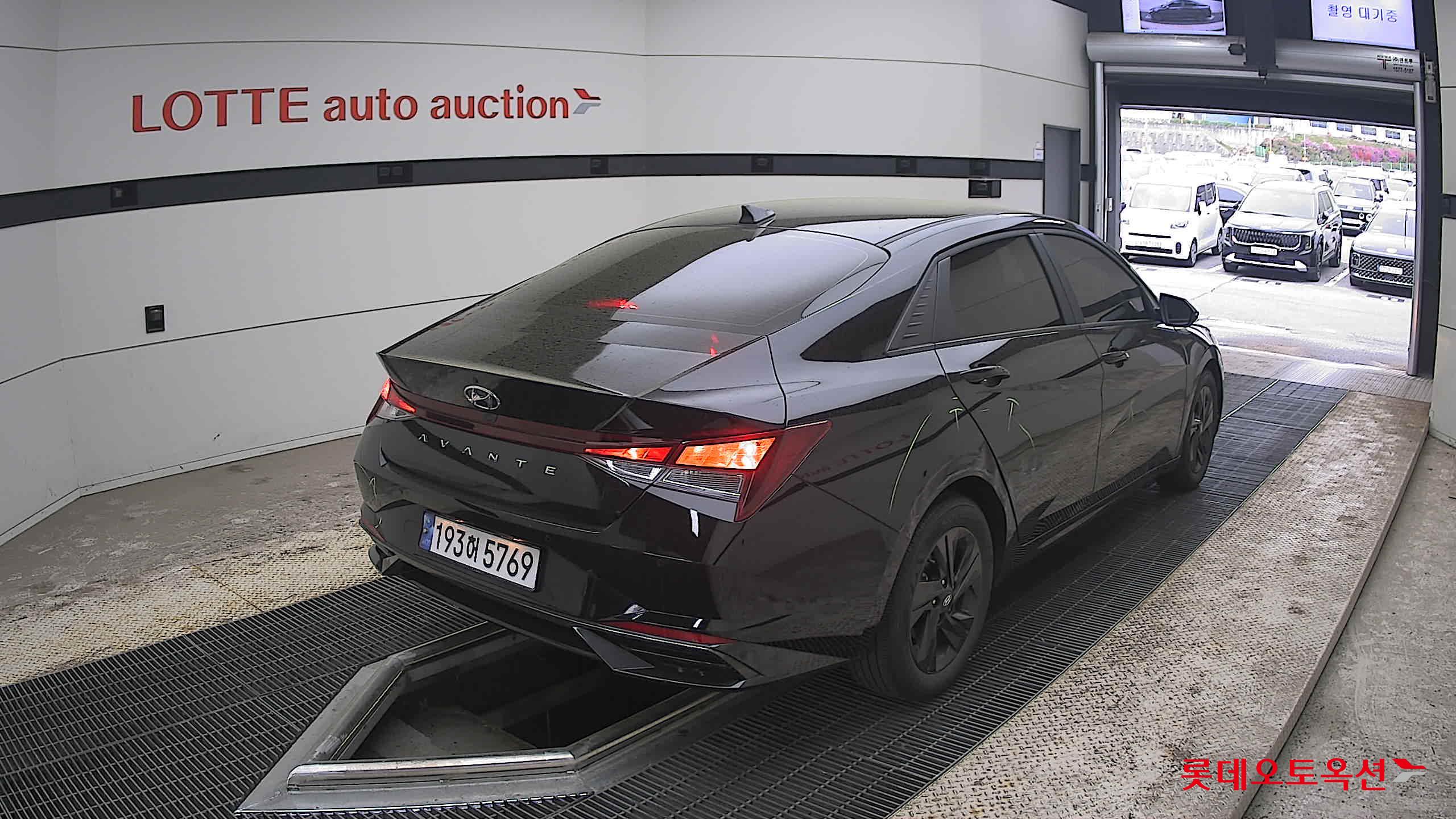 Hyundai Elantra 2023 - Image 5