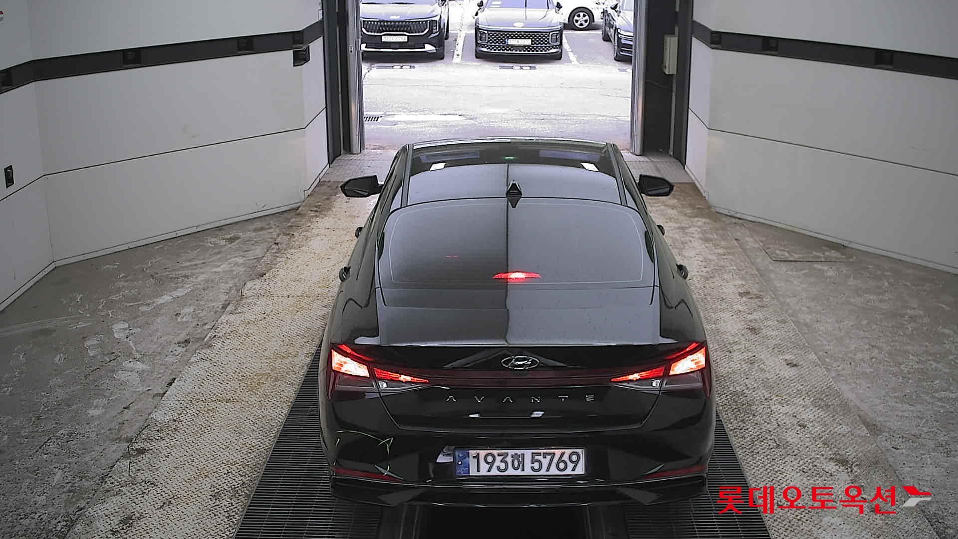 Hyundai Elantra 2023 - Image 17