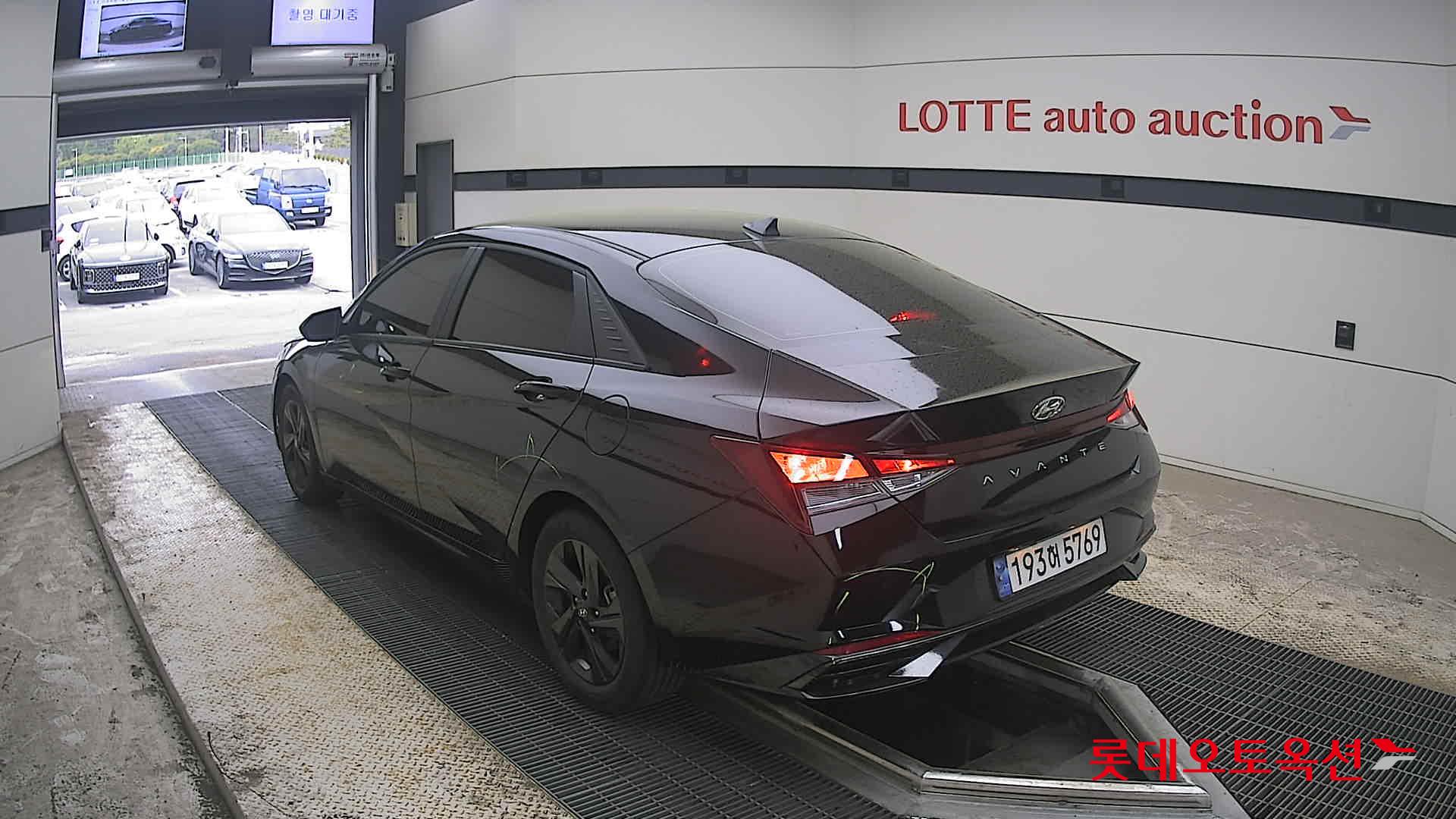 Hyundai Elantra 2023 - Image 4