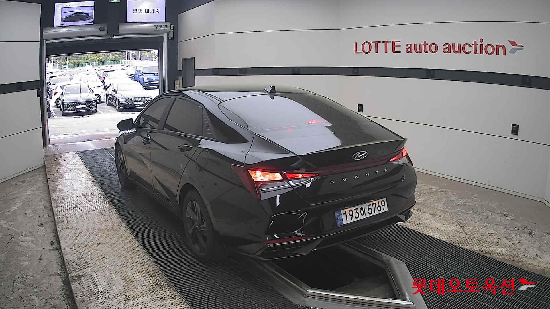 Hyundai Elantra 2023 - Image 16