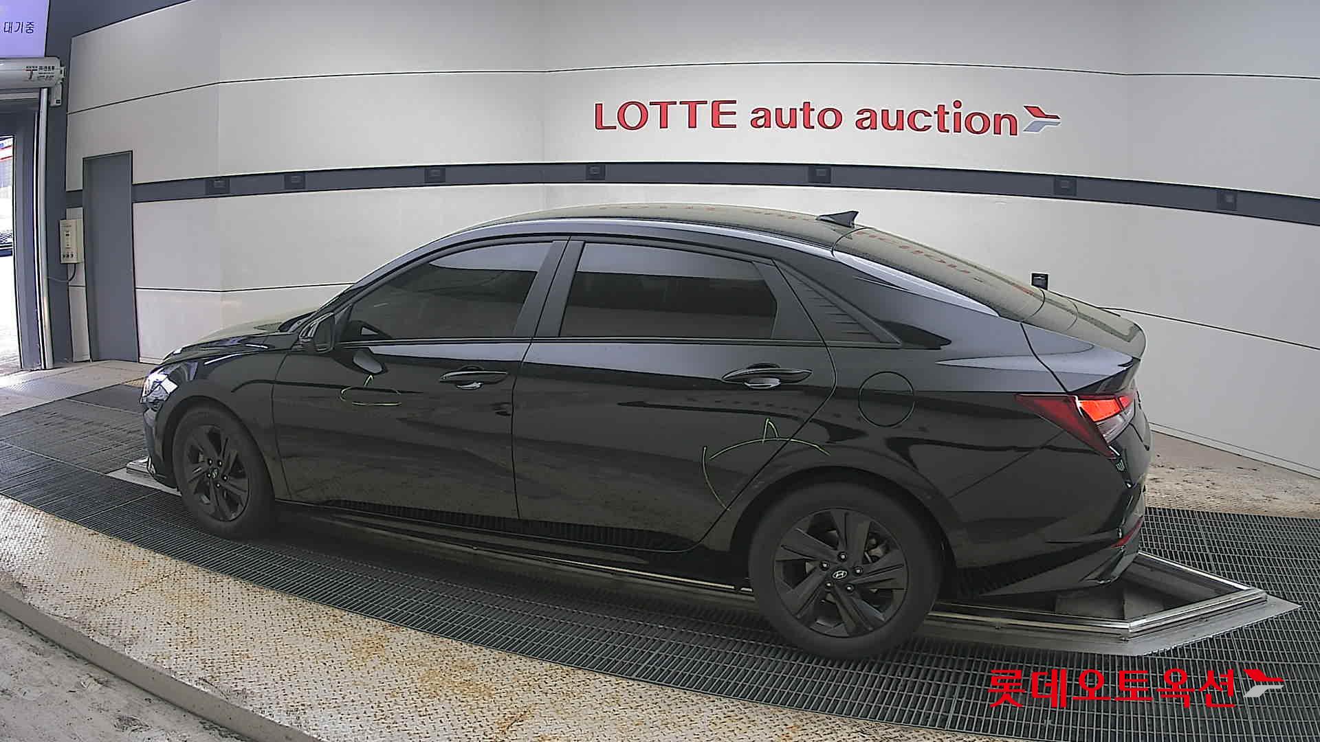 Hyundai Elantra 2023 - Image 14