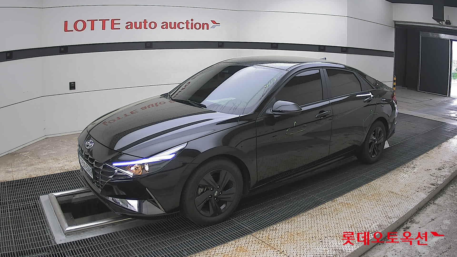 Hyundai Elantra 2023 - Image 11