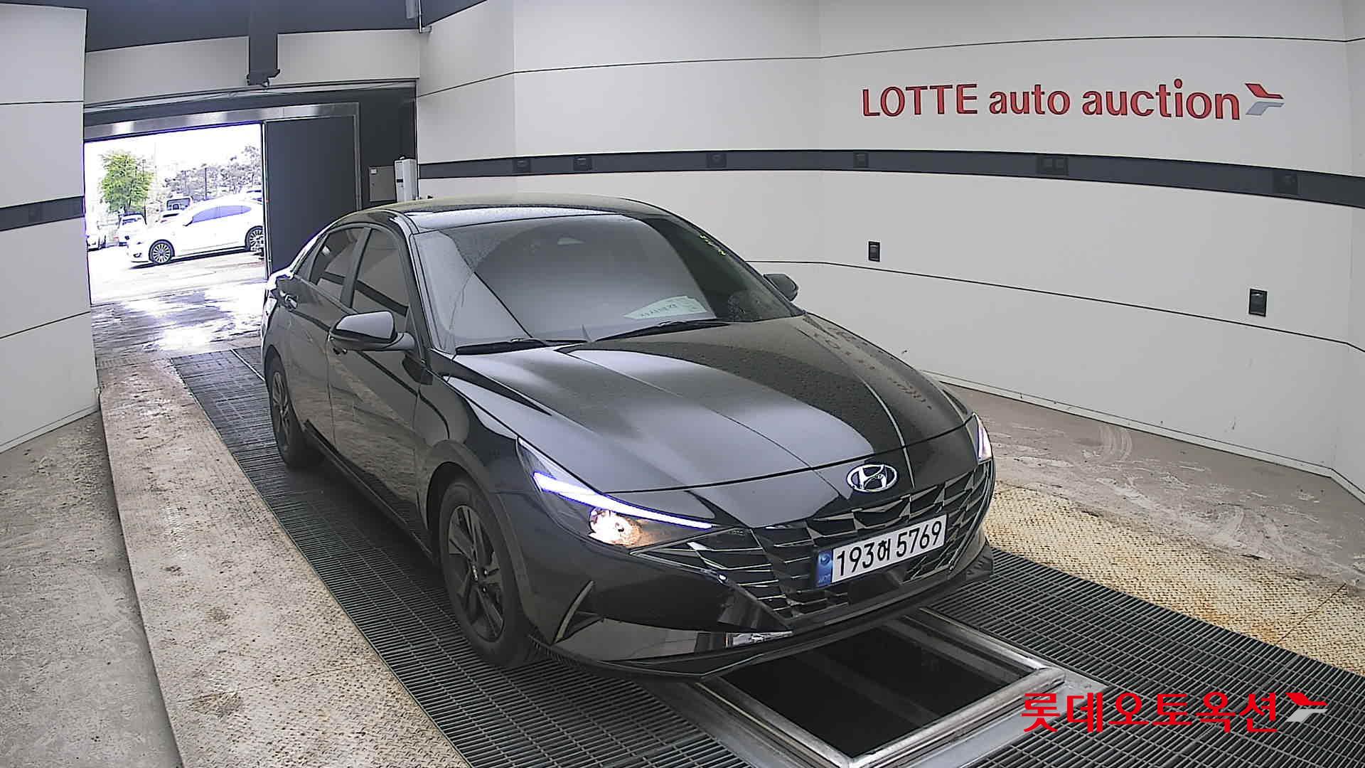 Hyundai Elantra 2023 - Image 24