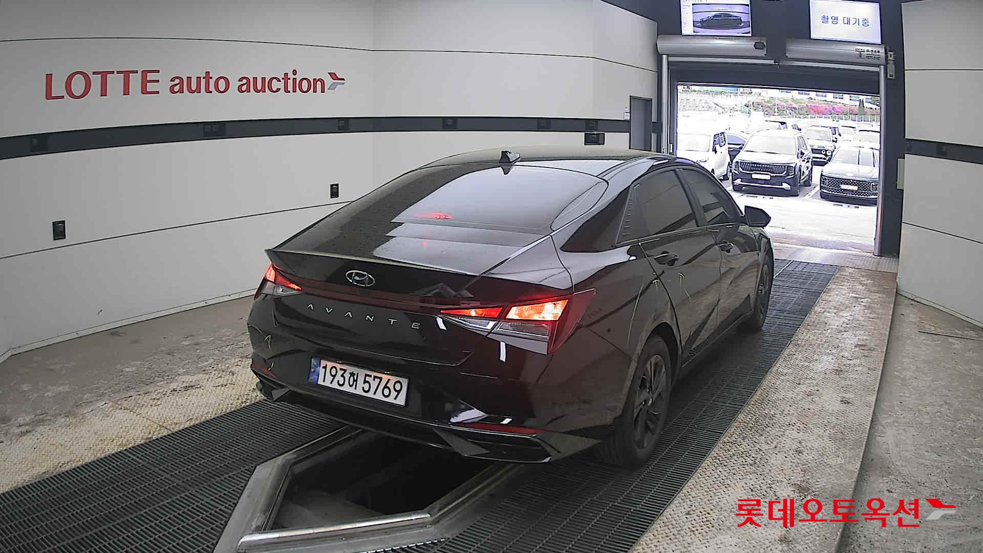 Hyundai Elantra 2023 - Image 18
