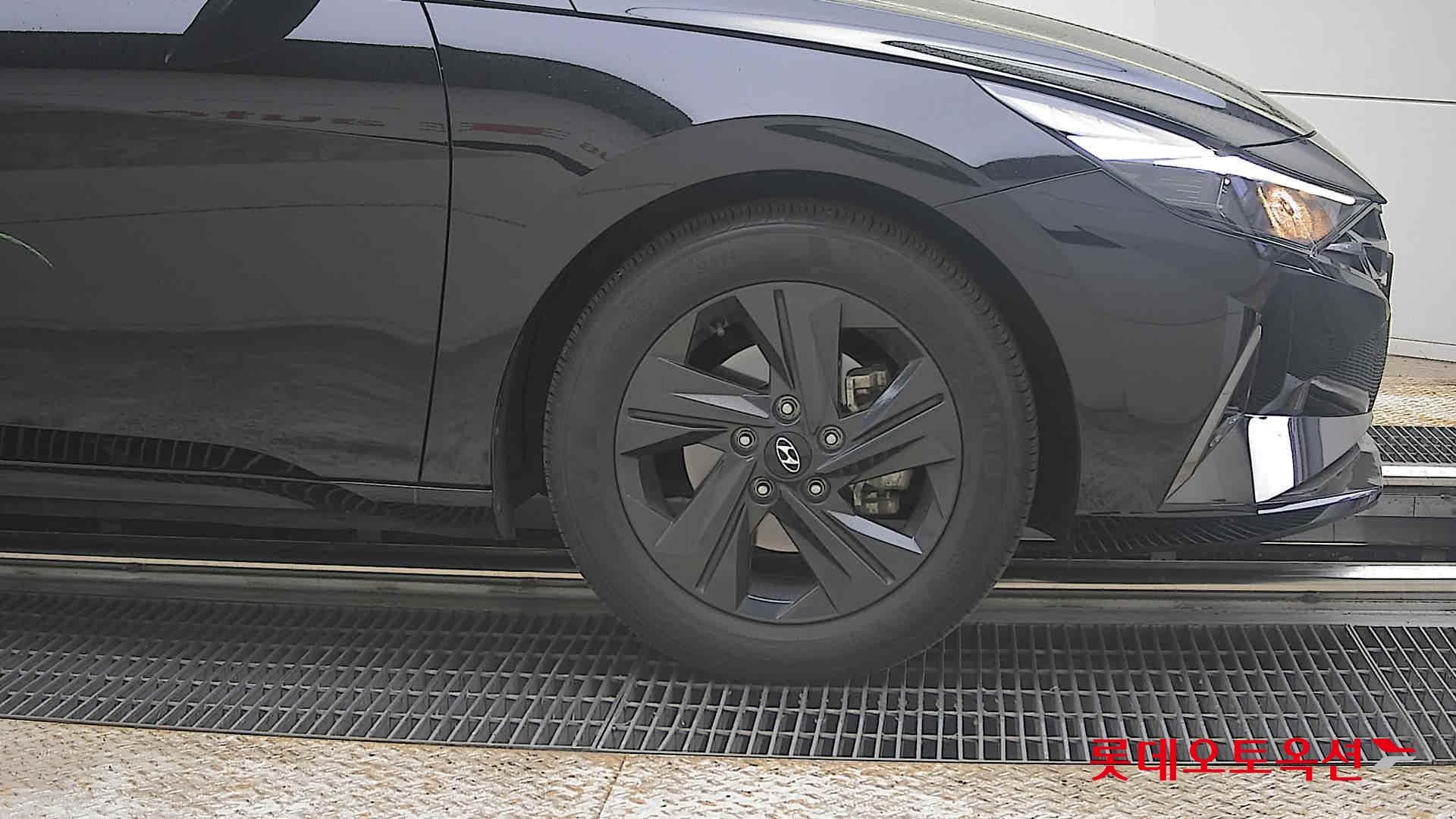 Hyundai Elantra 2023 - Image 27