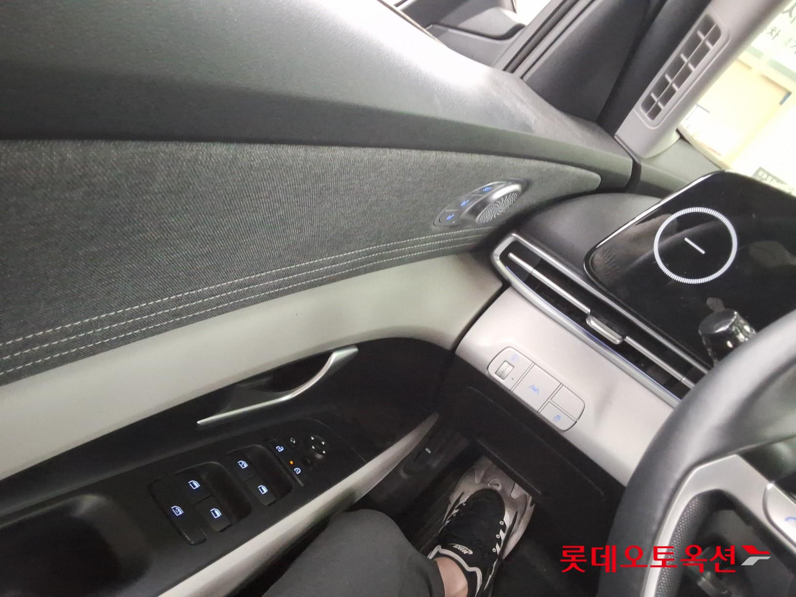 Hyundai Elantra 2023 - Image 29