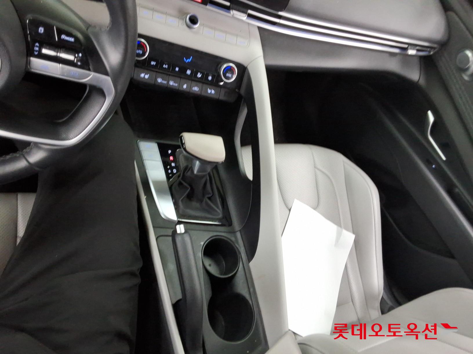 Hyundai Elantra 2023 - Image 34