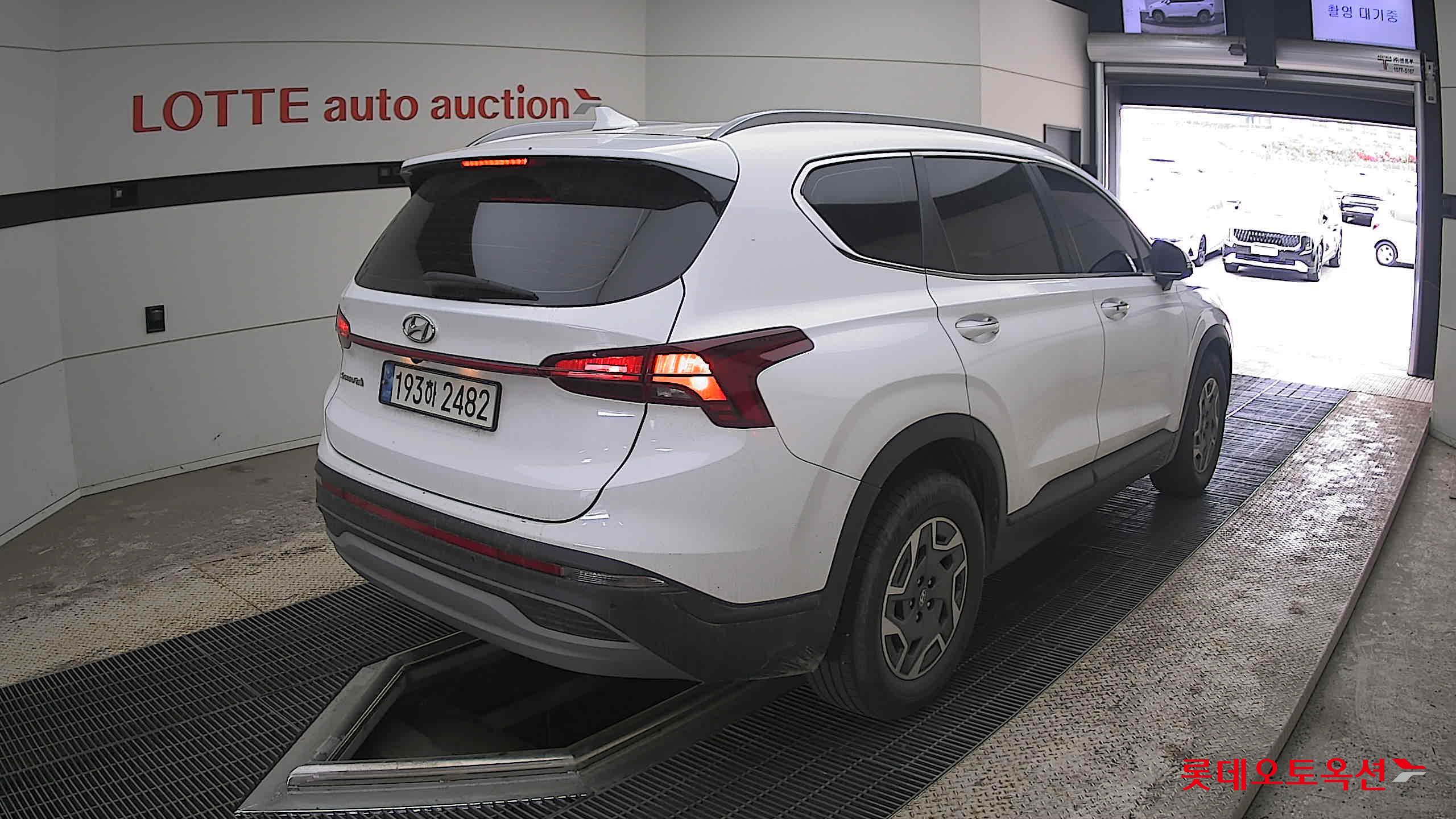 Hyundai Santa Fe 2022 - Image 5