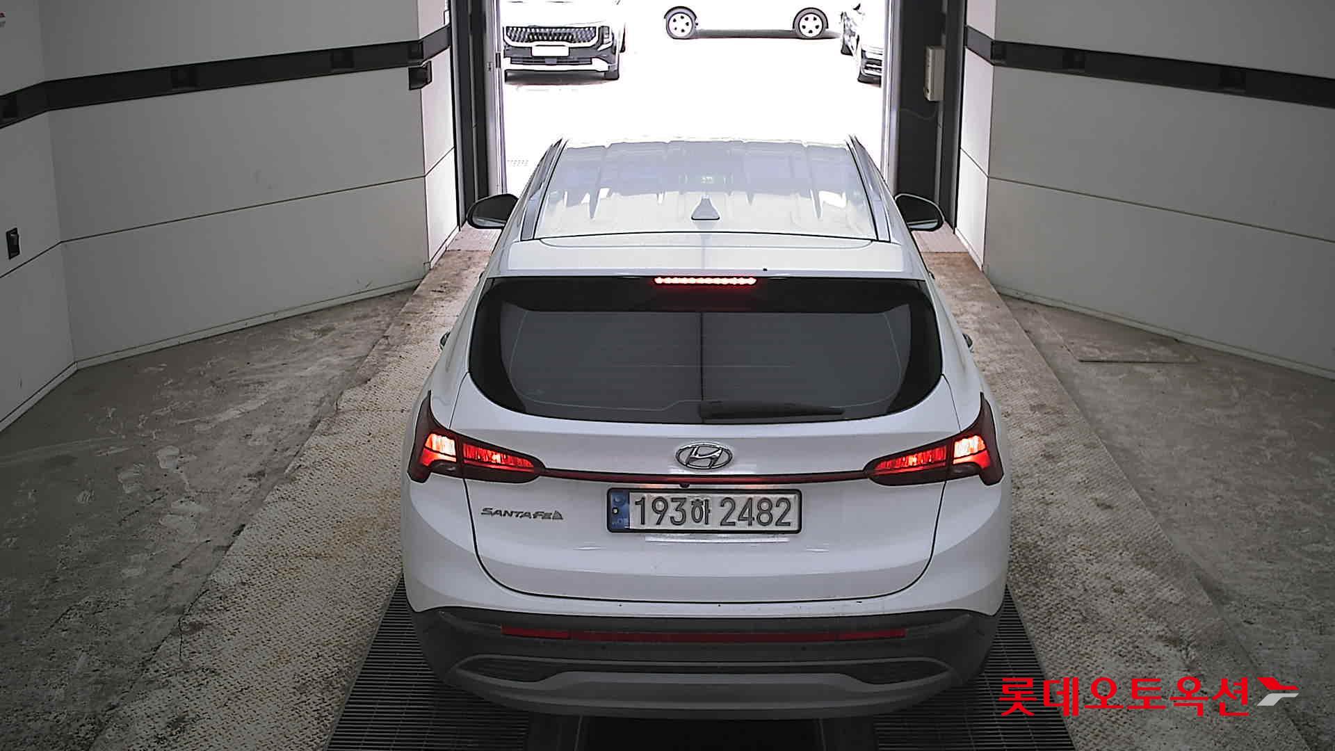 Hyundai Santa Fe 2022 - Image 17