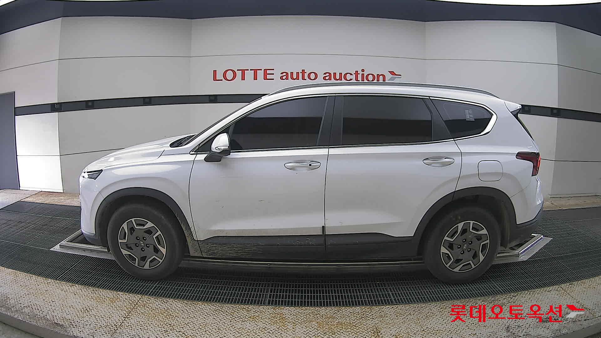 Hyundai Santa Fe 2022 - Image 13