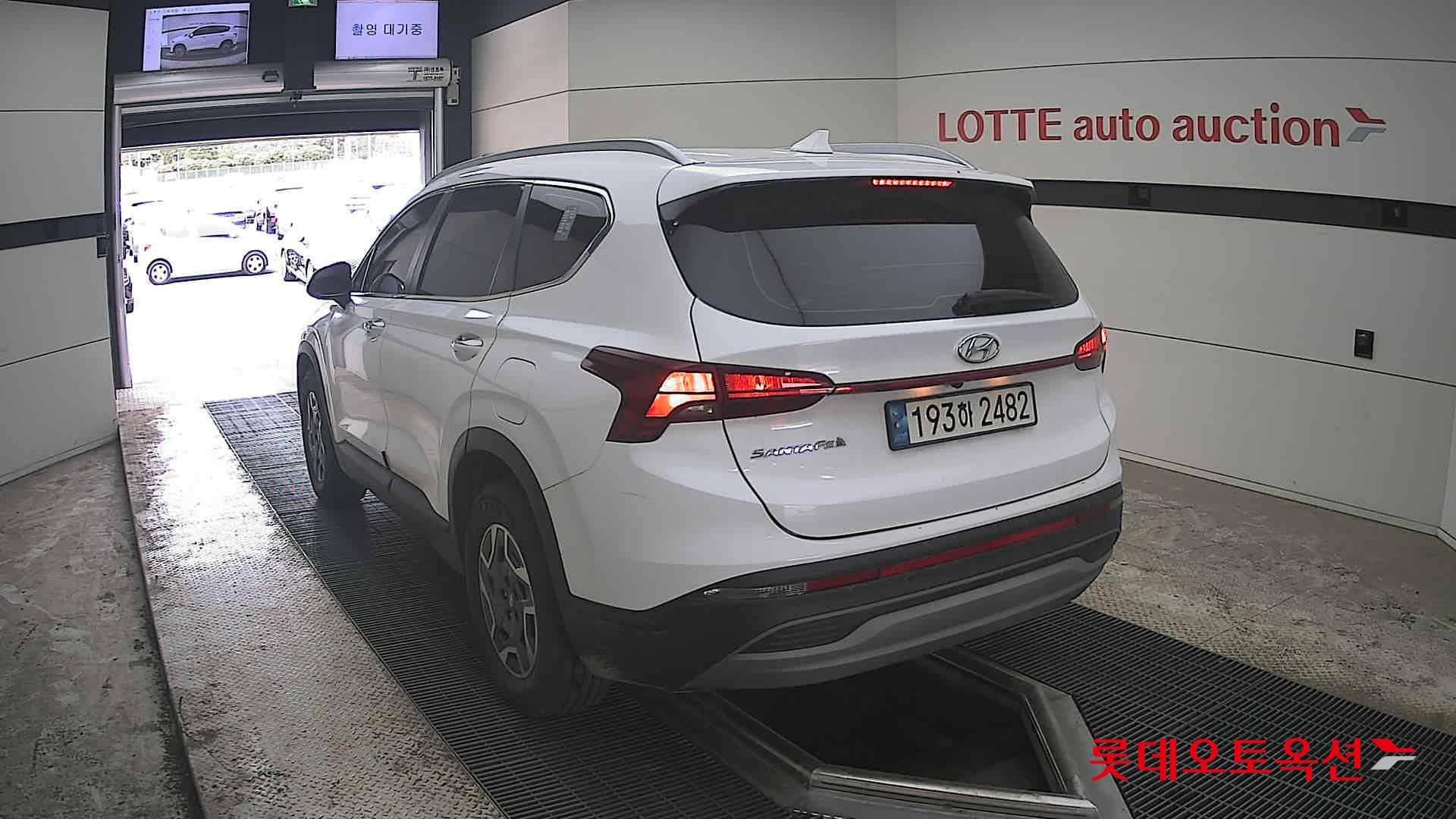 Hyundai Santa Fe 2022 - Image 16