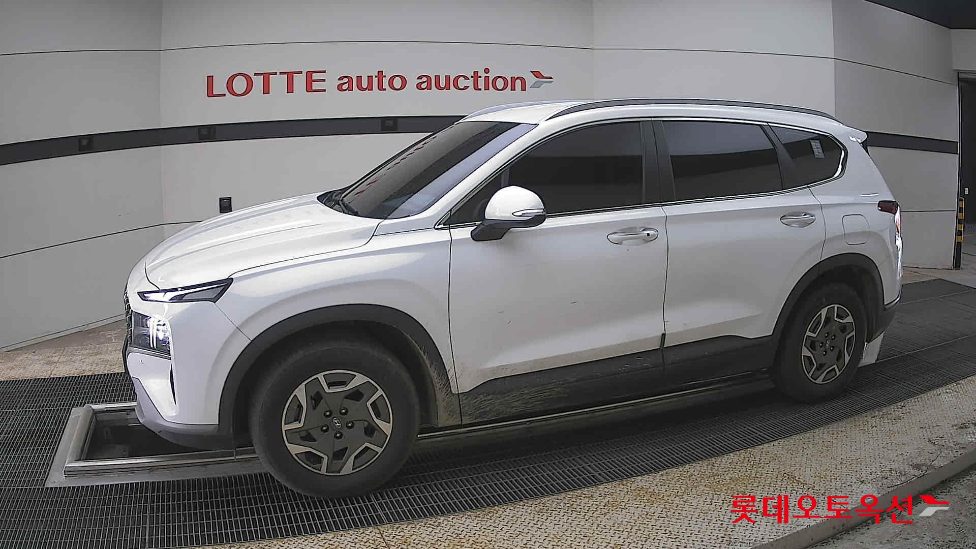 Hyundai Santa Fe 2022 - Image 12