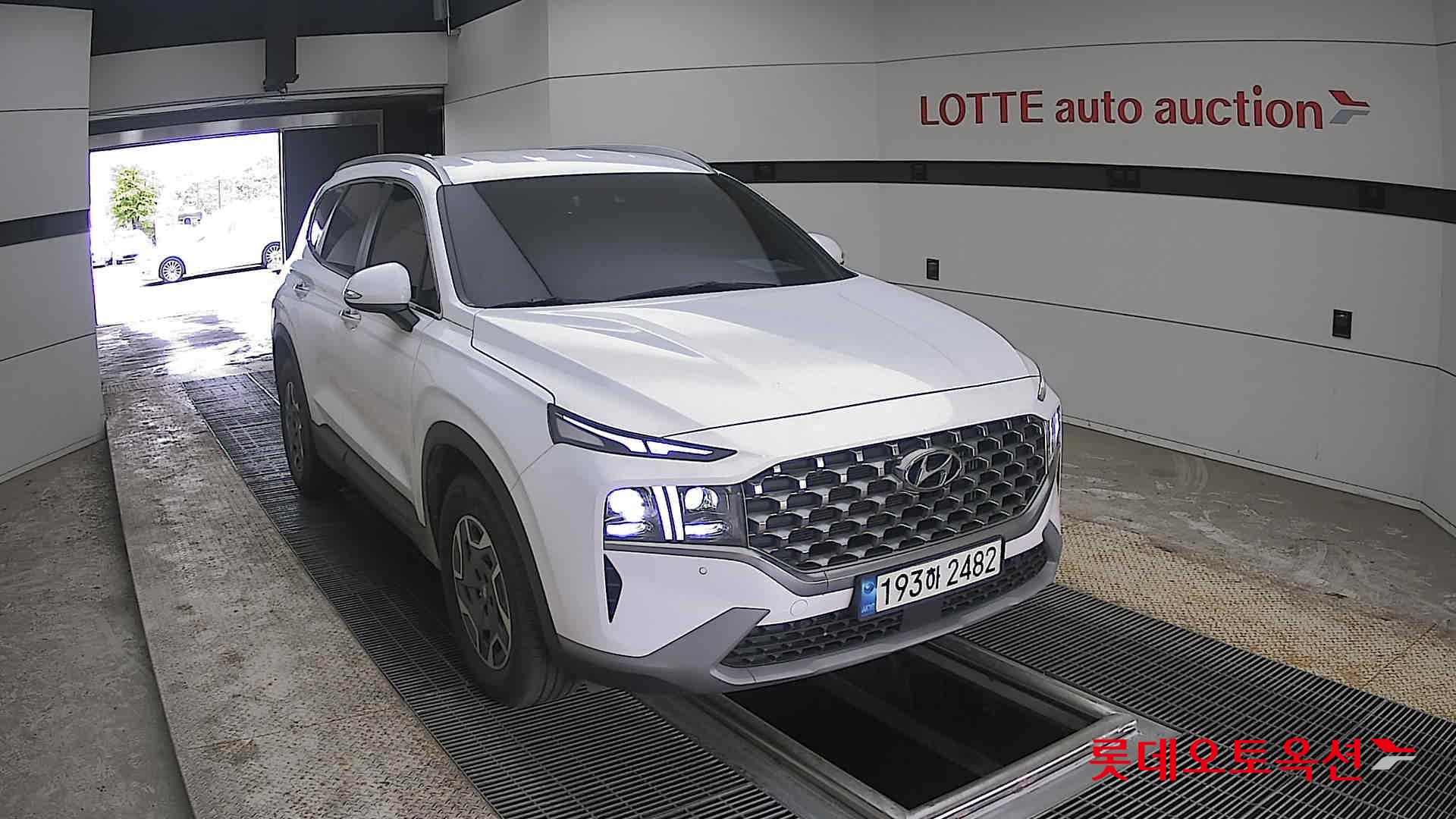 Hyundai Santa Fe 2022 - Image 24