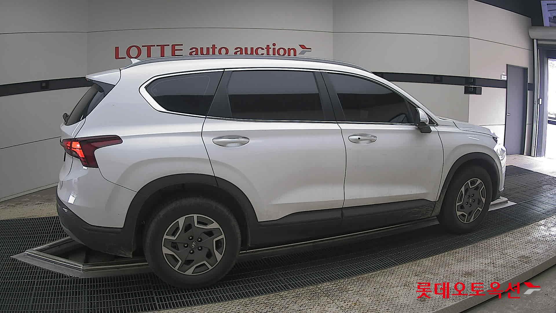 Hyundai Santa Fe 2022 - Image 20