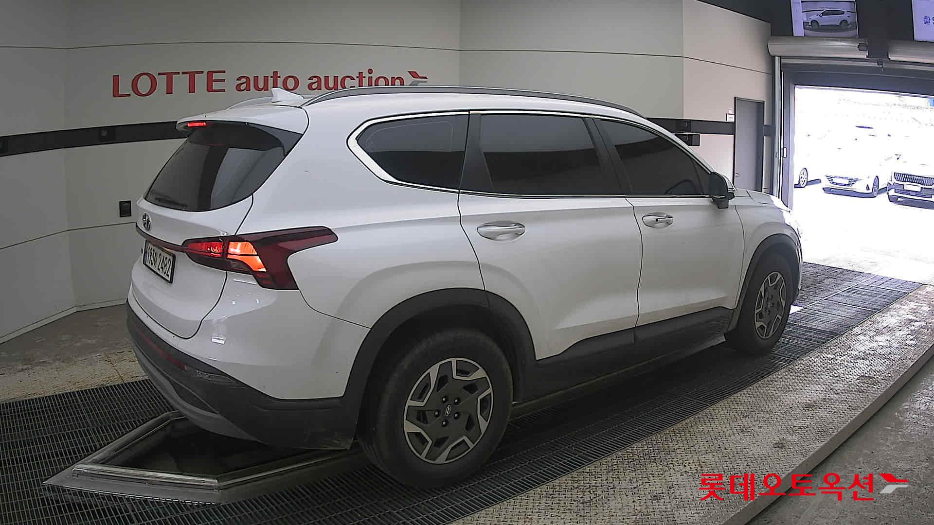 Hyundai Santa Fe 2022 - Image 19