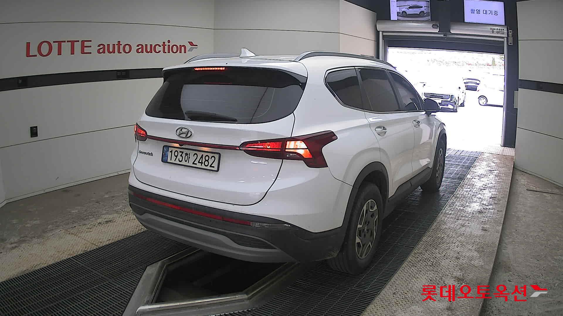 Hyundai Santa Fe 2022 - Image 18
