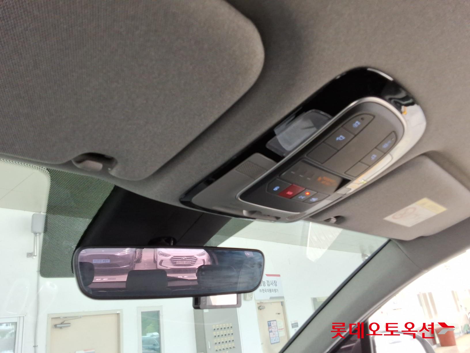 Hyundai Santa Fe 2022 - Image 31