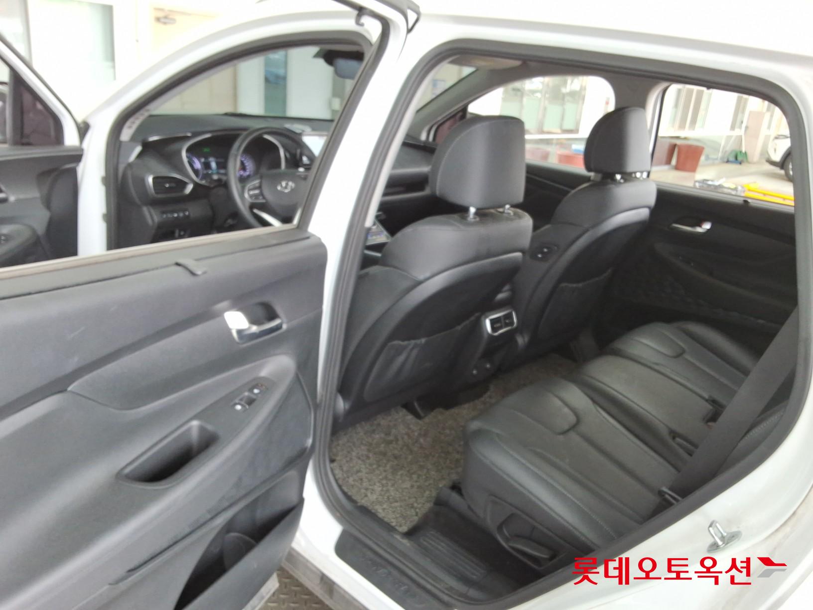 Hyundai Santa Fe 2022 - Image 37