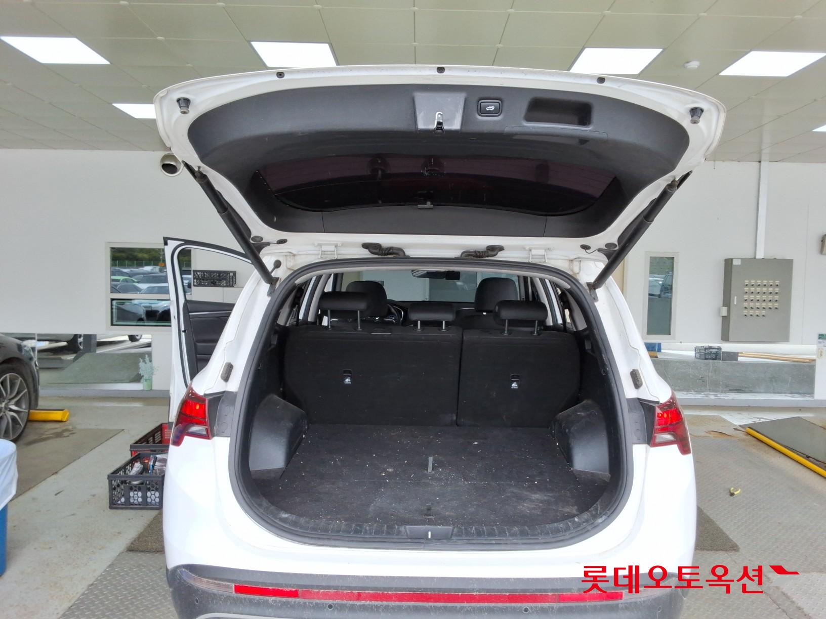 Hyundai Santa Fe 2022 - Image 9