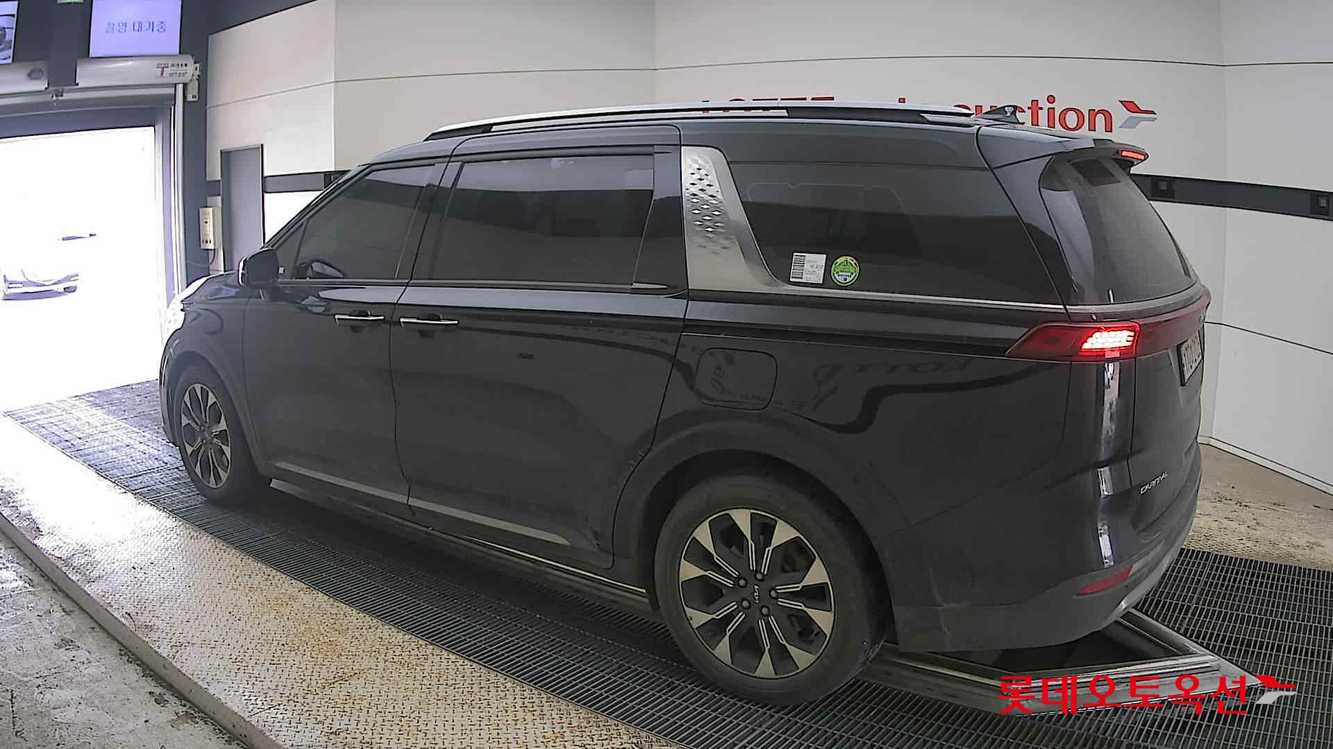 كيا كارنيفال 2023 - صورة 15