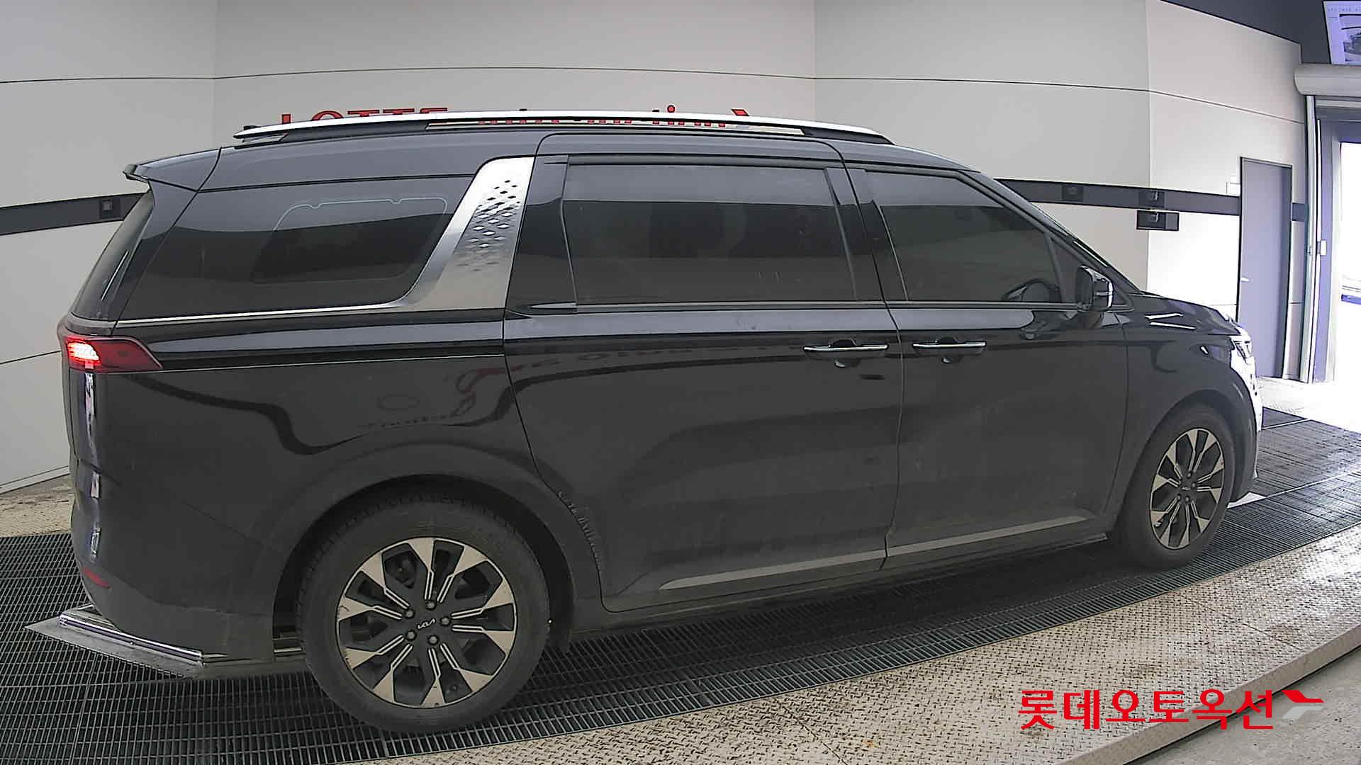 كيا كارنيفال 2023 - صورة 20