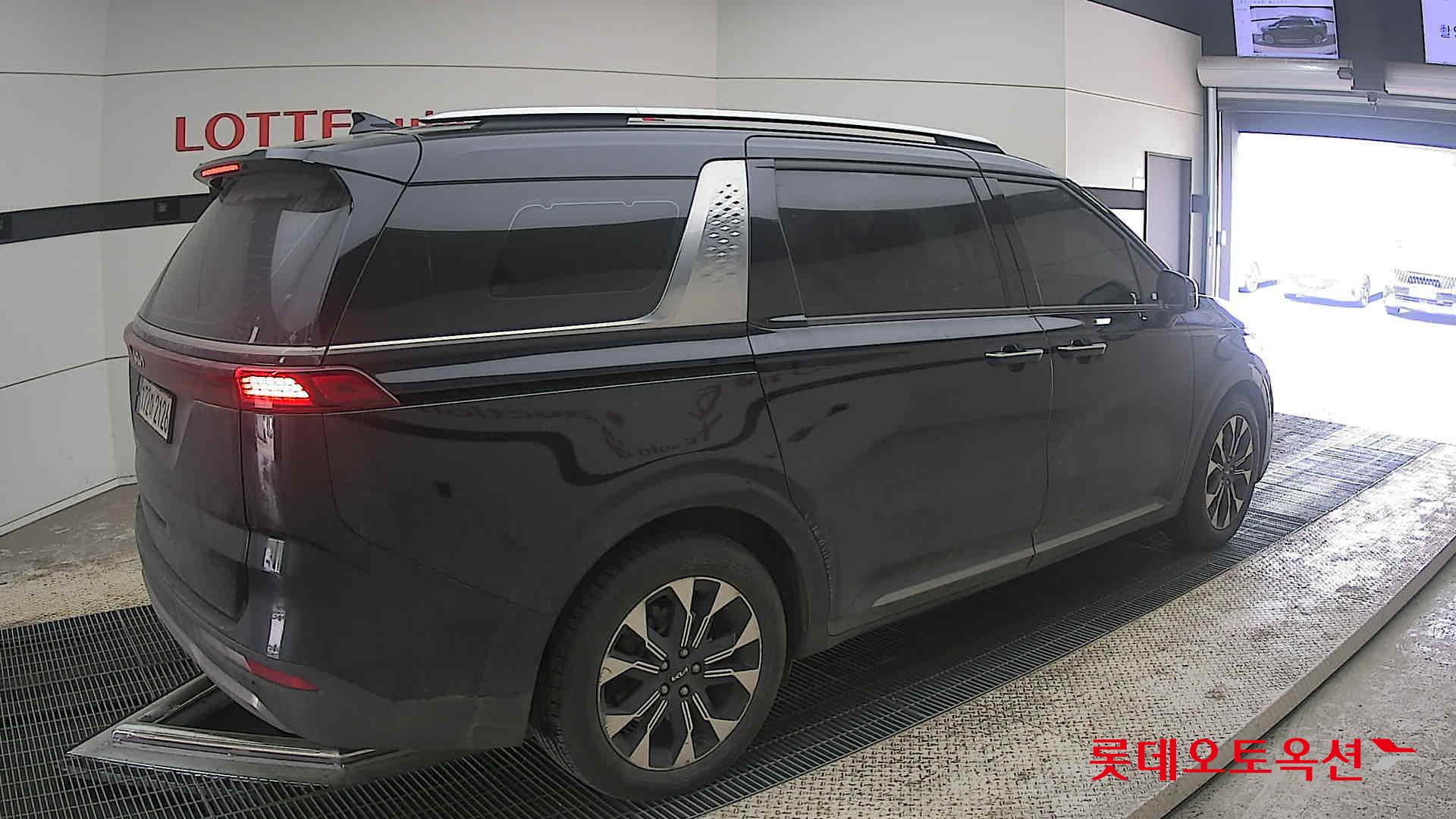 كيا كارنيفال 2023 - صورة 19