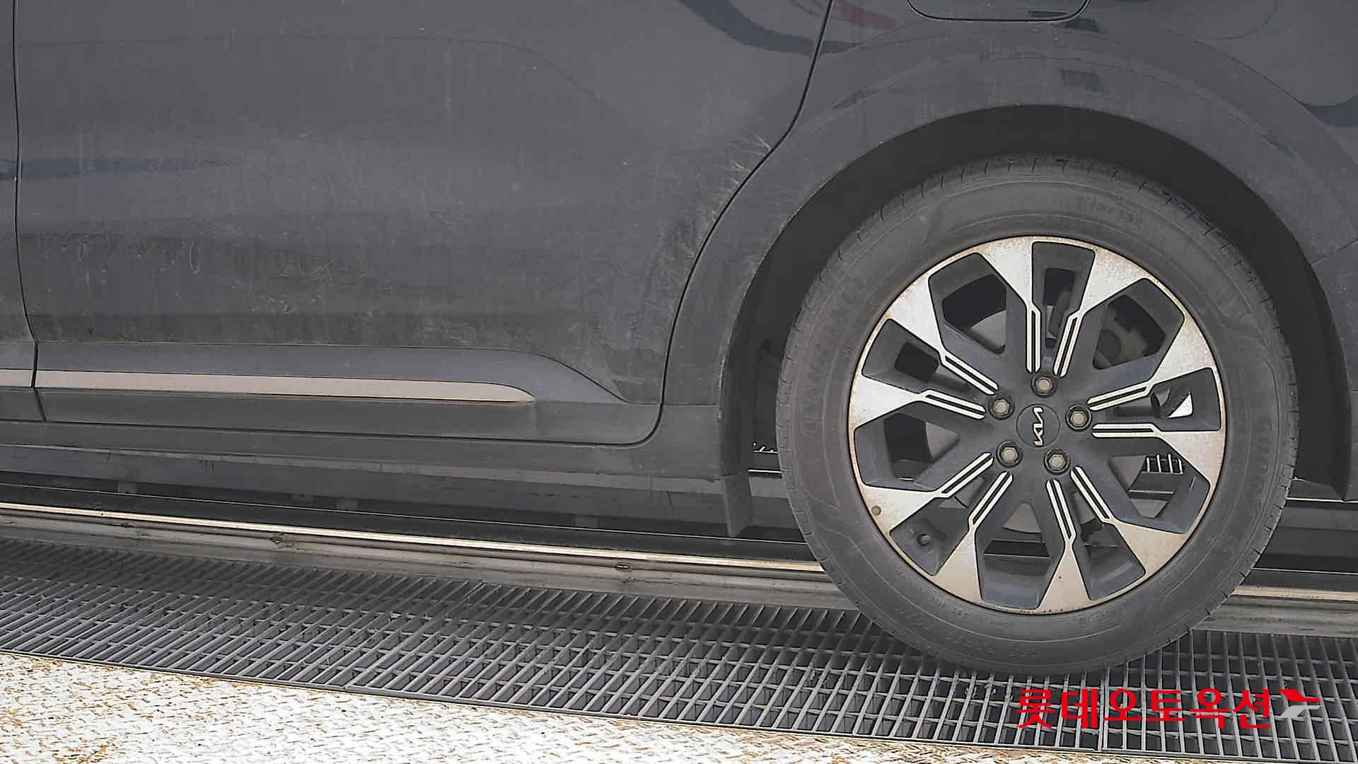 كيا كارنيفال 2023 - صورة 26