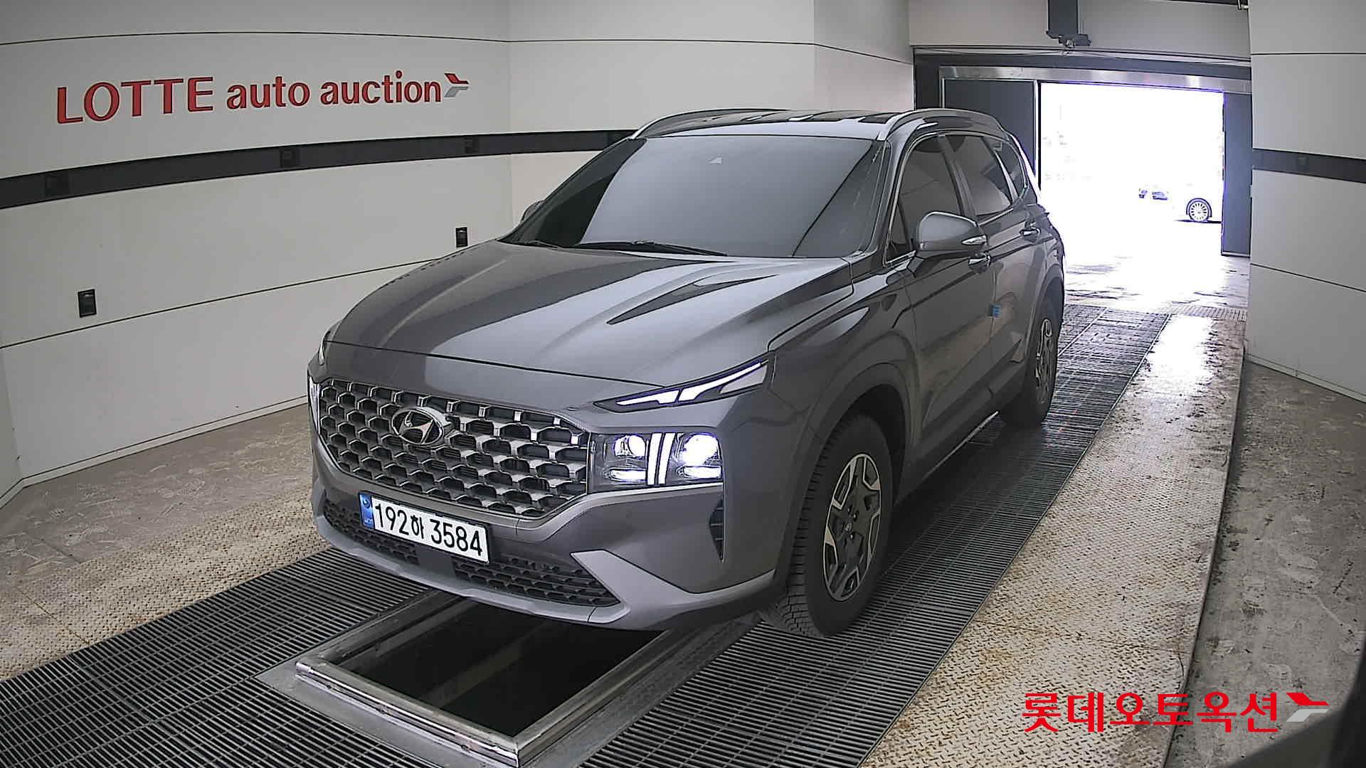 Hyundai Santa Fe 2023 - Image 10