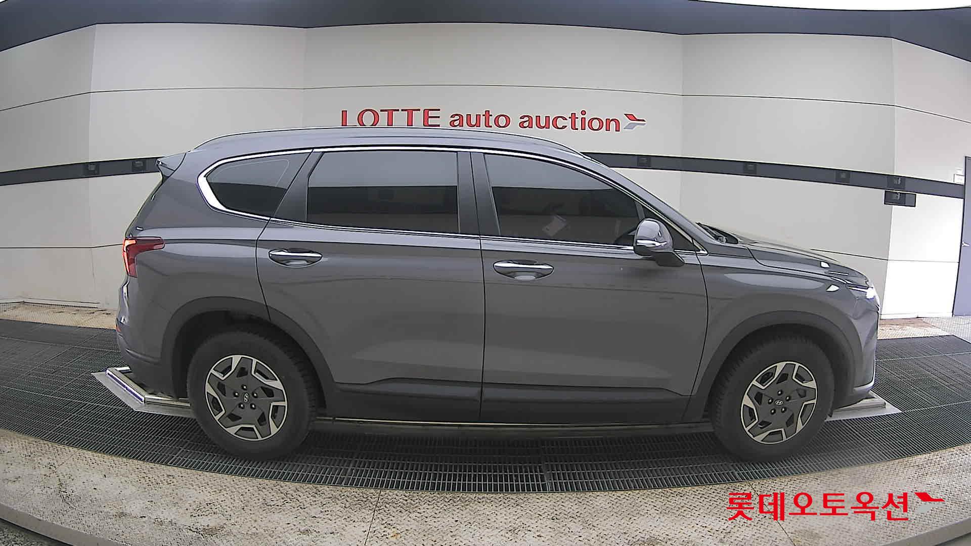 Hyundai Santa Fe 2023 - Image 21