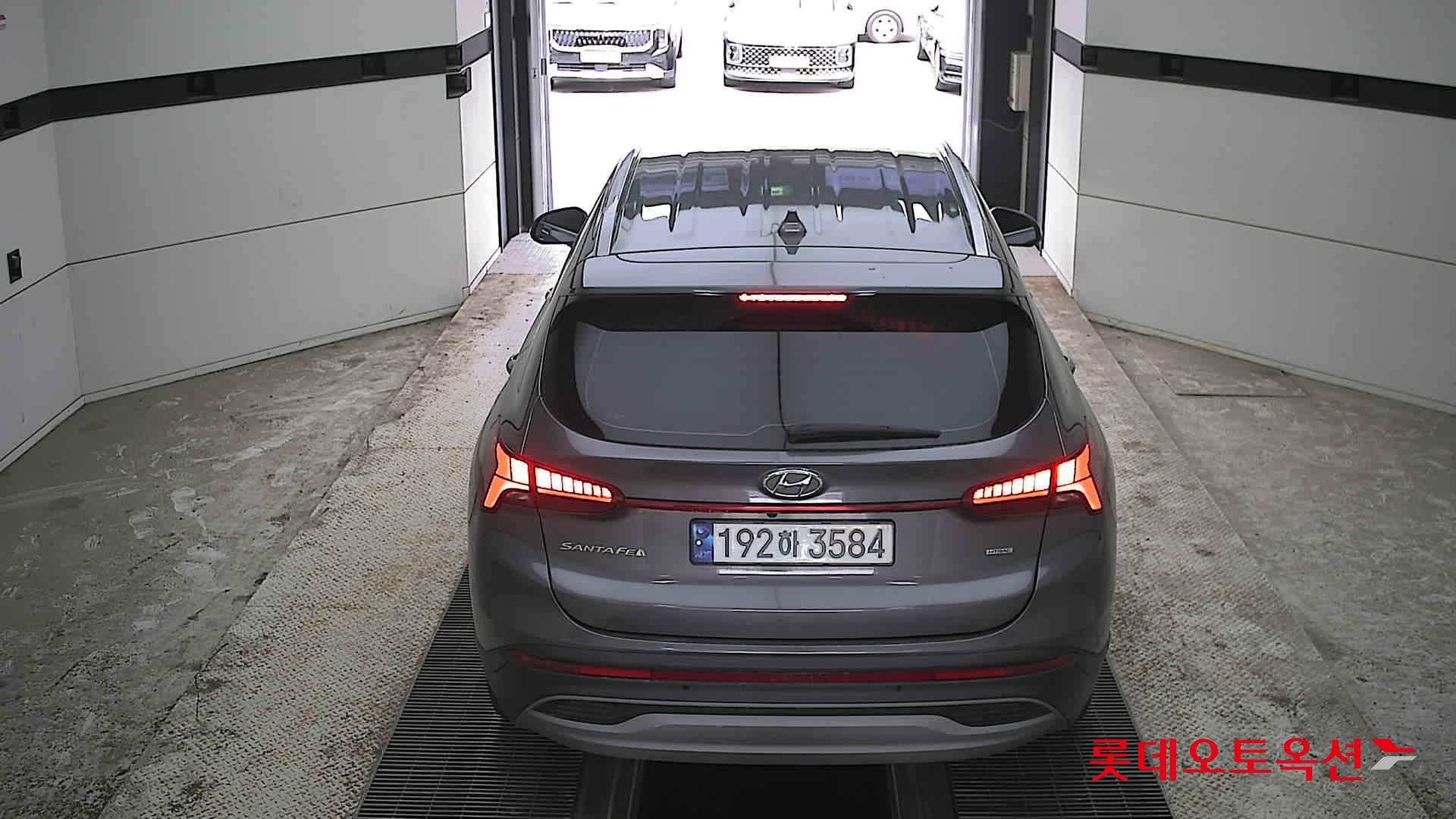 Hyundai Santa Fe 2023 - Image 17