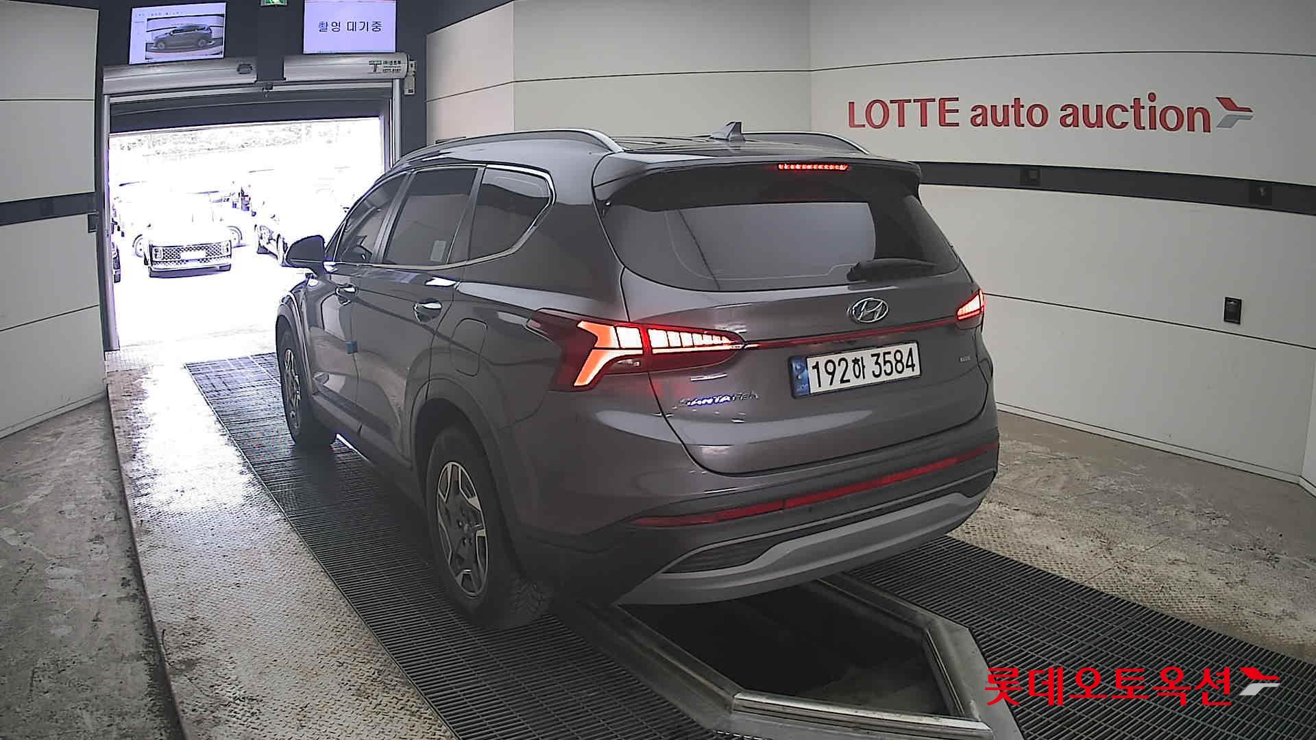Hyundai Santa Fe 2023 - Image 16