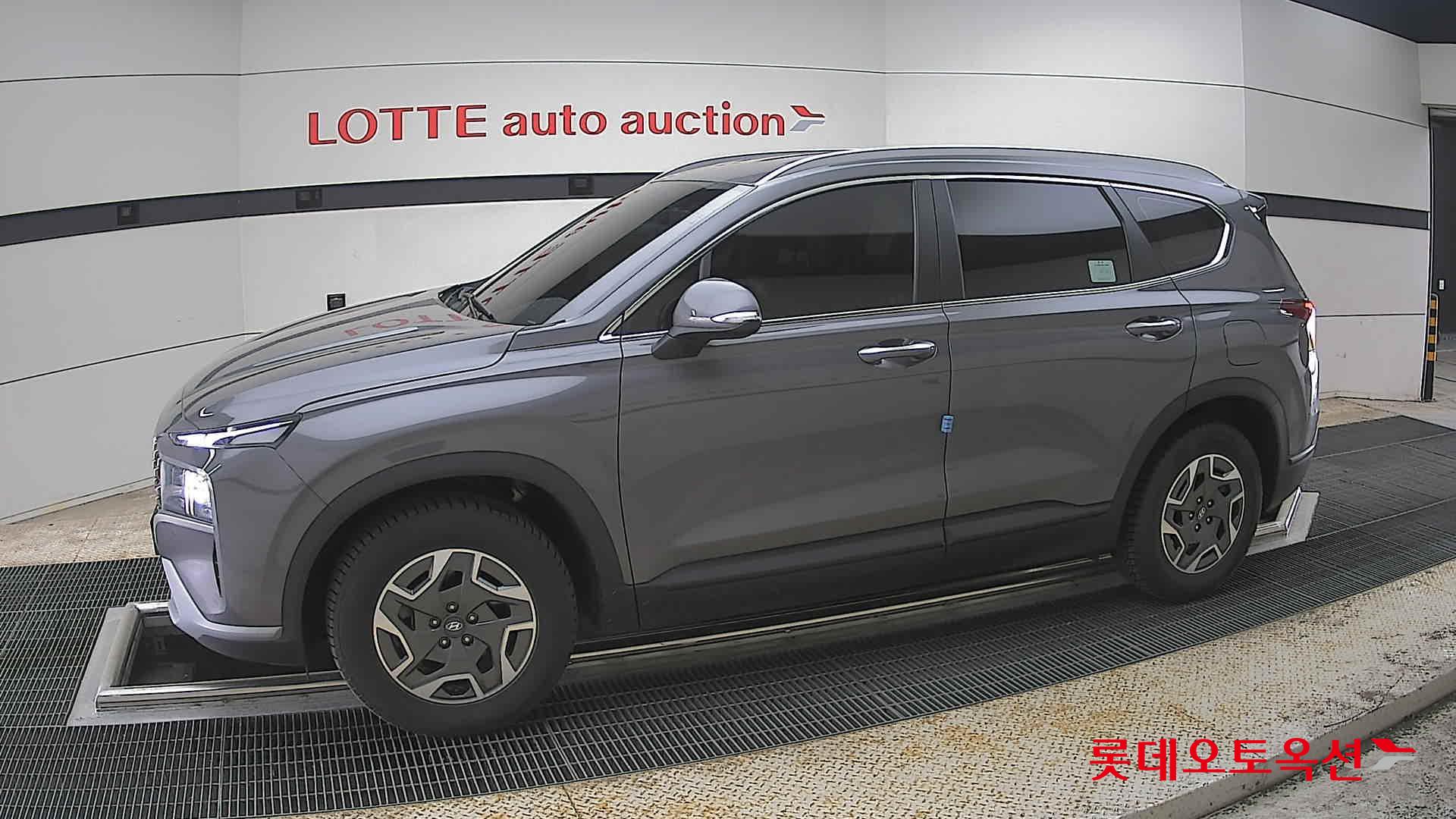 Hyundai Santa Fe 2023 - Image 12
