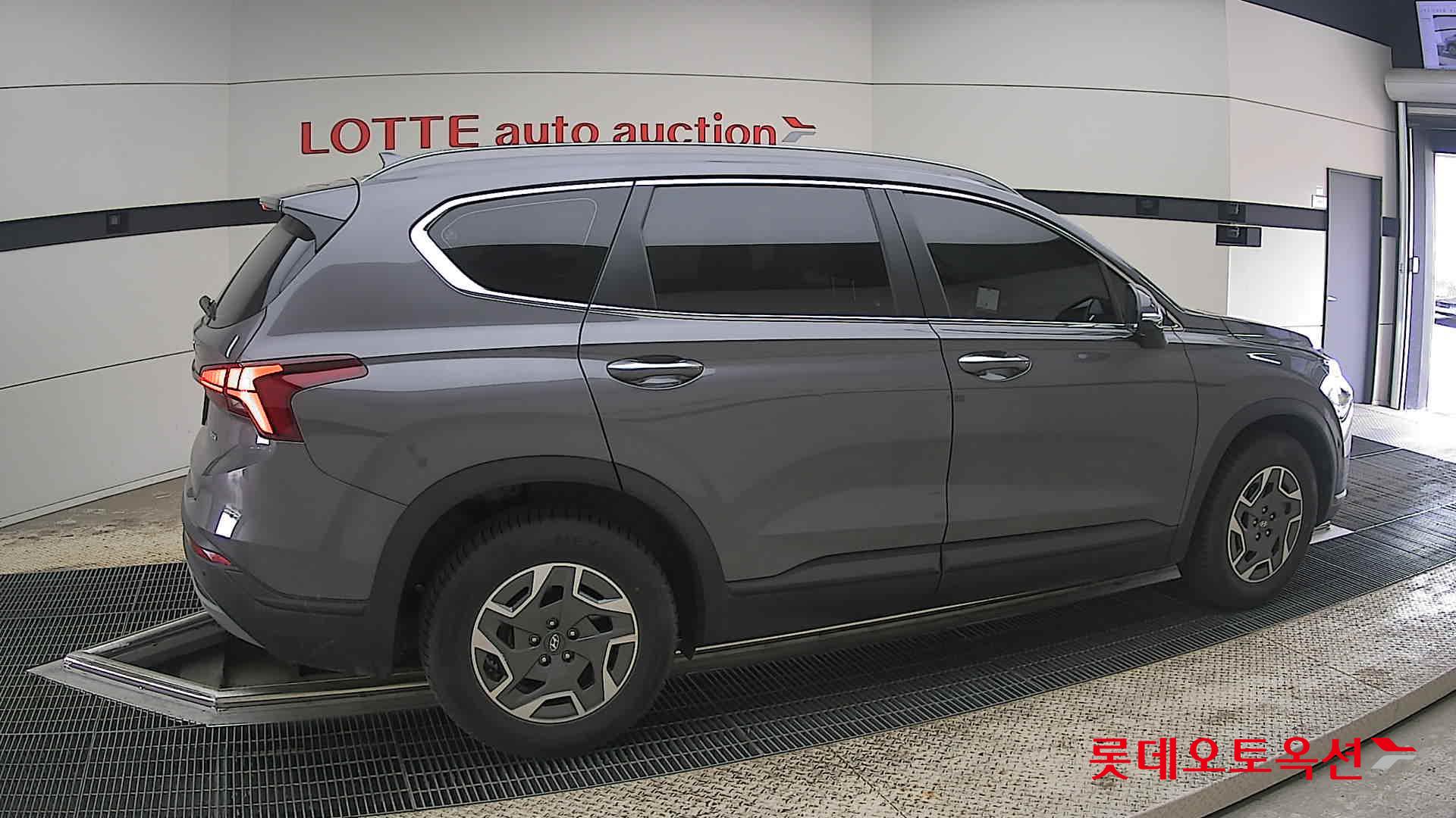 Hyundai Santa Fe 2023 - Image 20