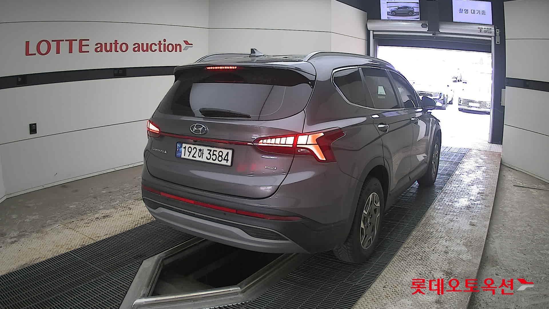 Hyundai Santa Fe 2023 - Image 18