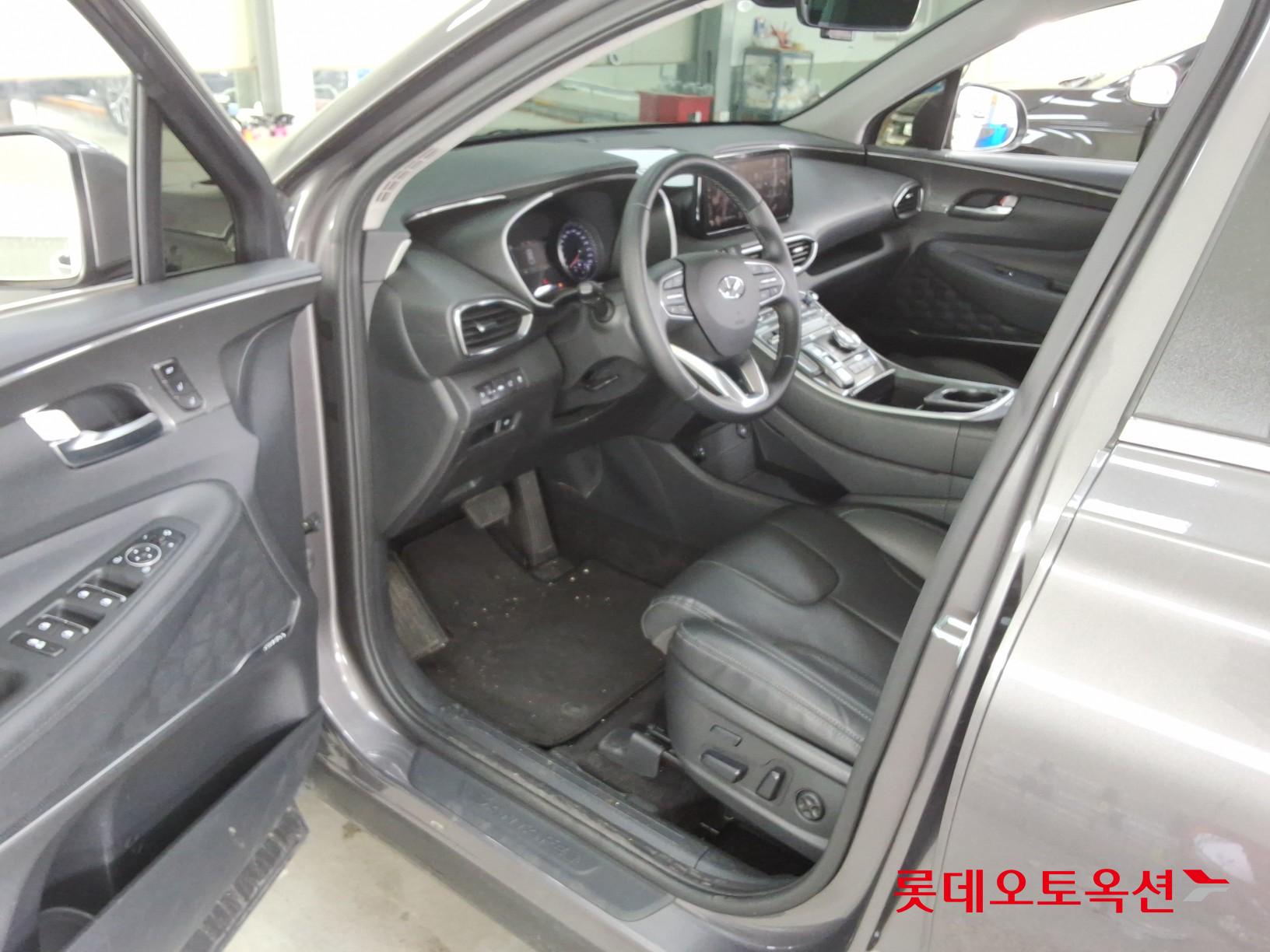 Hyundai Santa Fe 2023 - Image 35