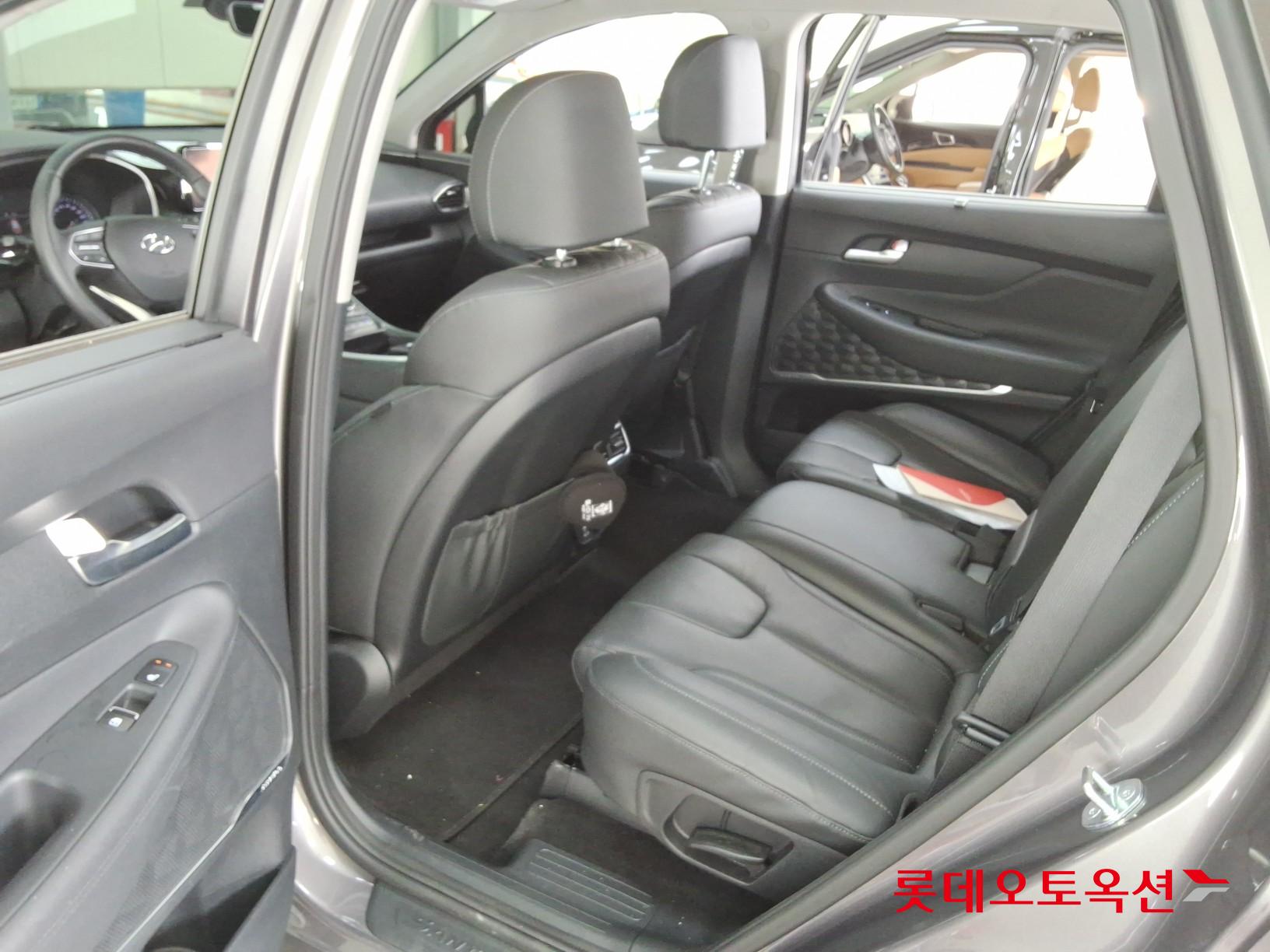 Hyundai Santa Fe 2023 - Image 36