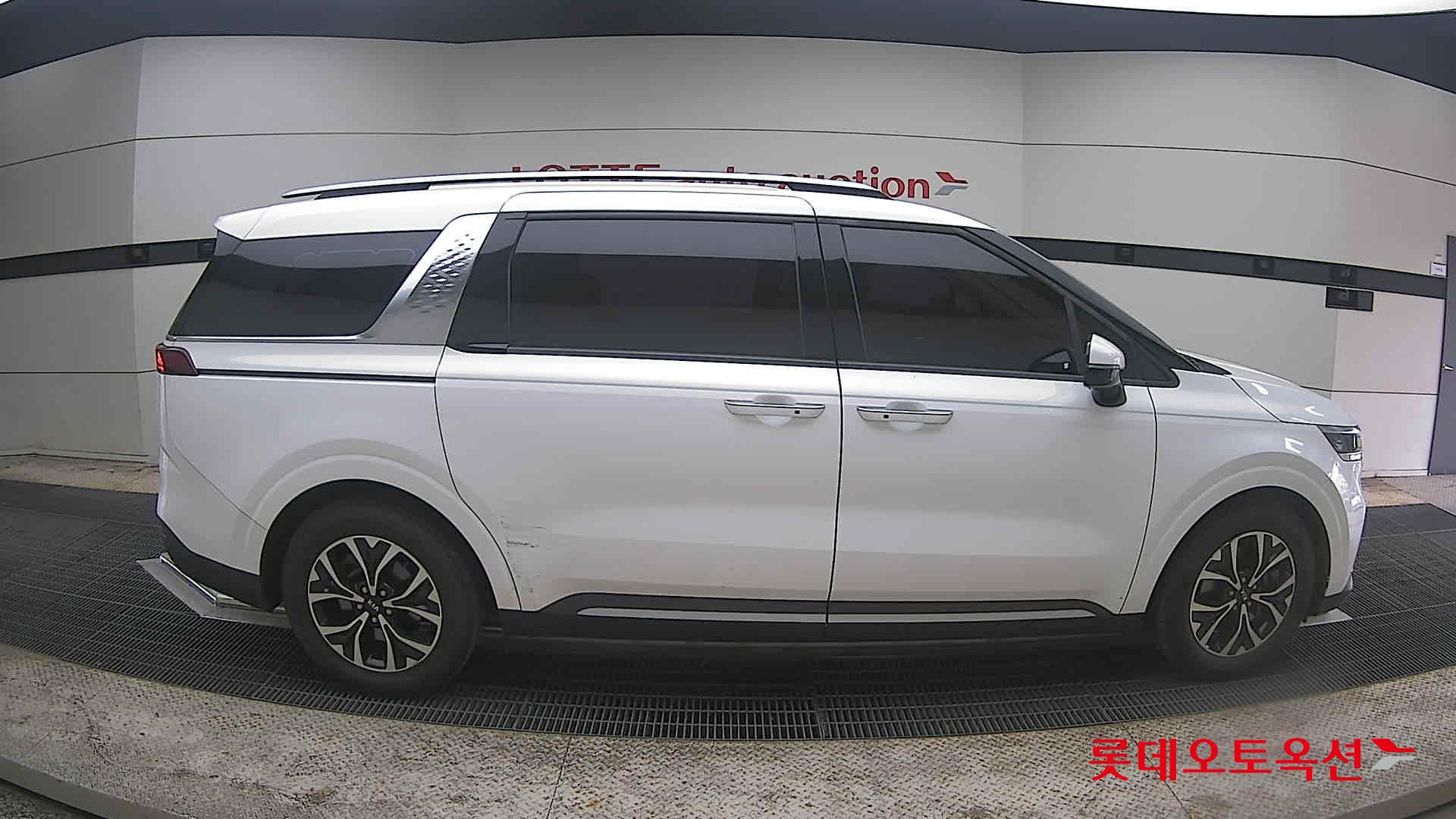 كيا كارنيفال 2021 - صورة 21