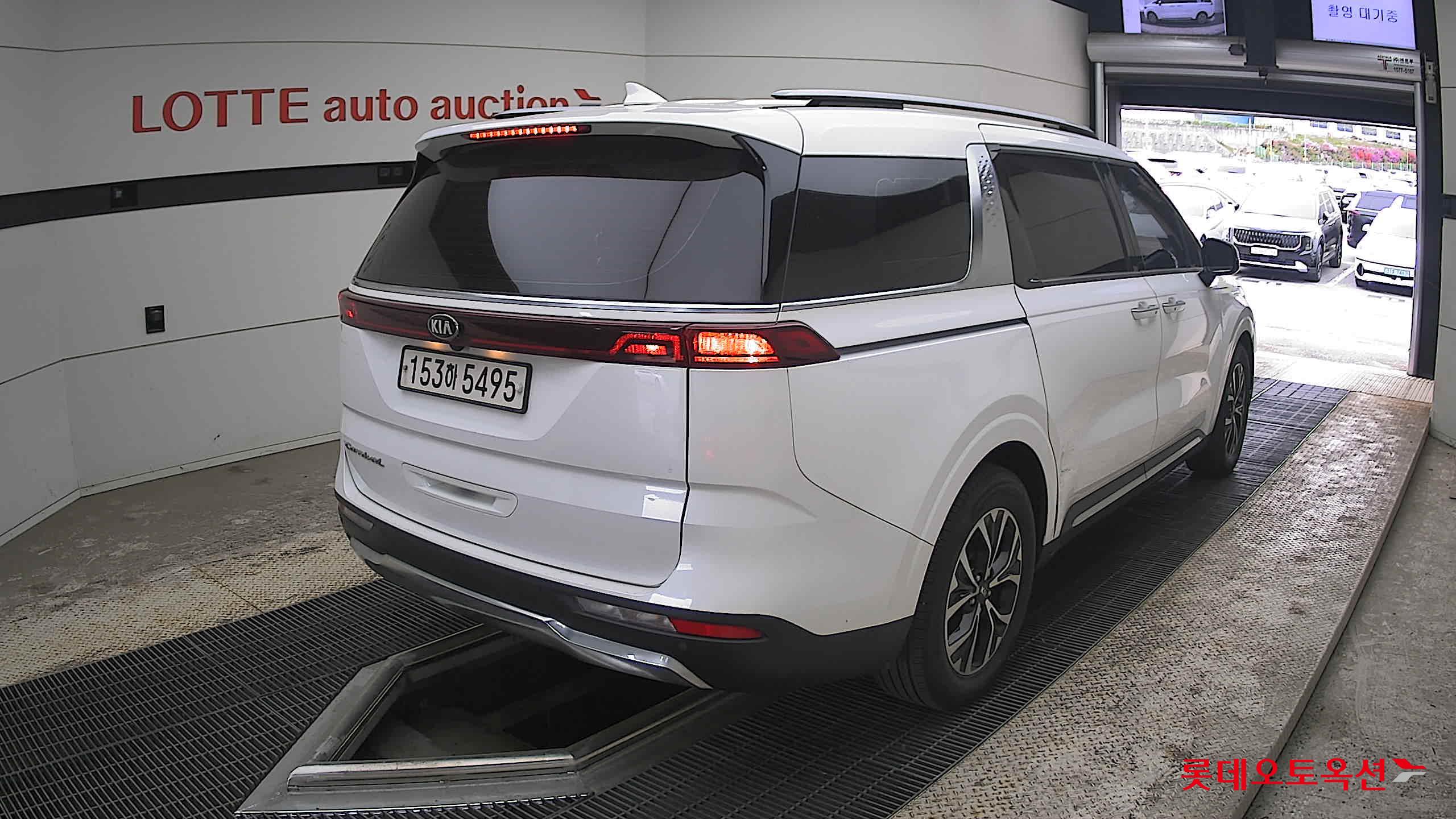 كيا كارنيفال 2021 - صورة 5