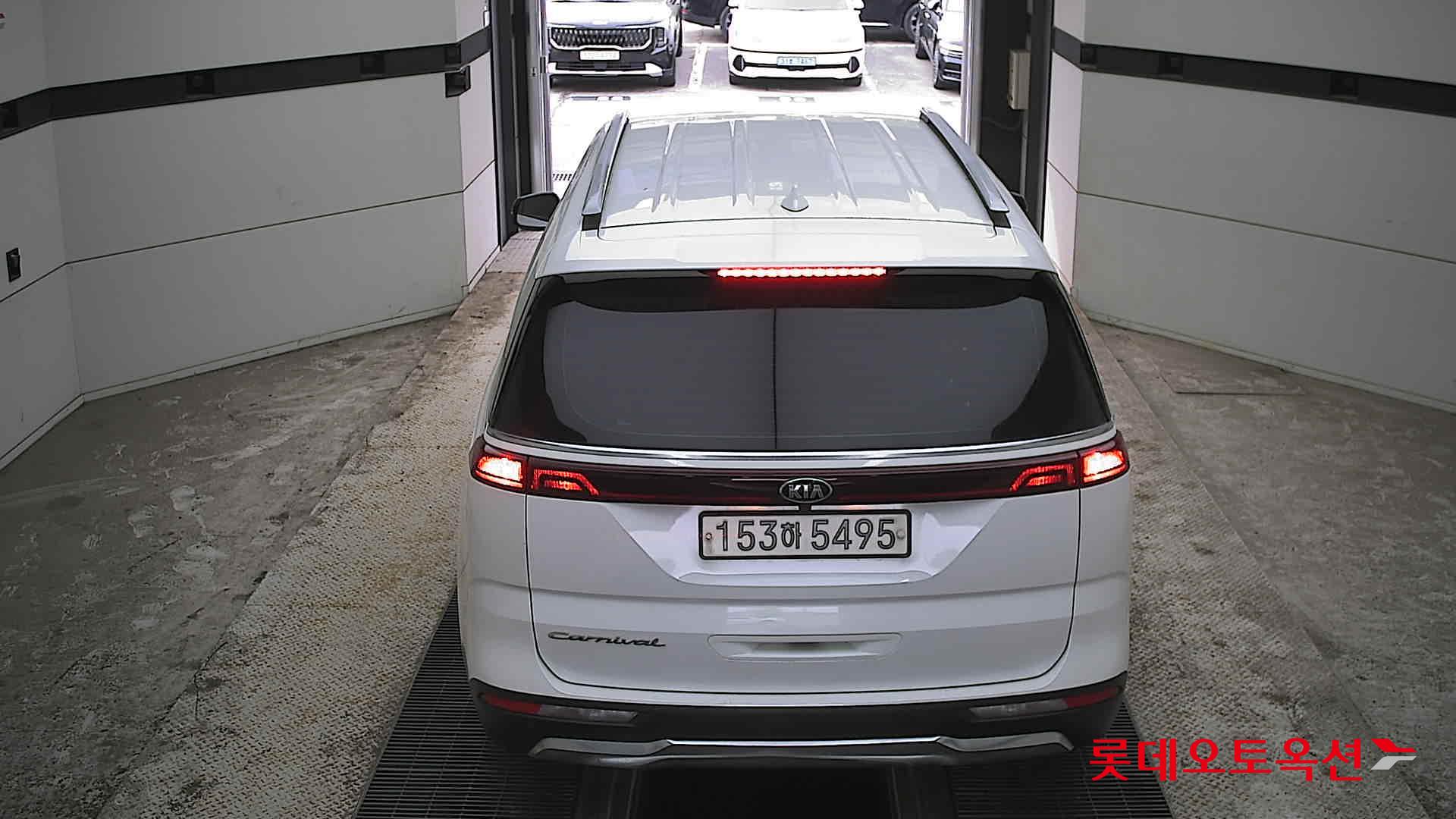 كيا كارنيفال 2021 - صورة 17