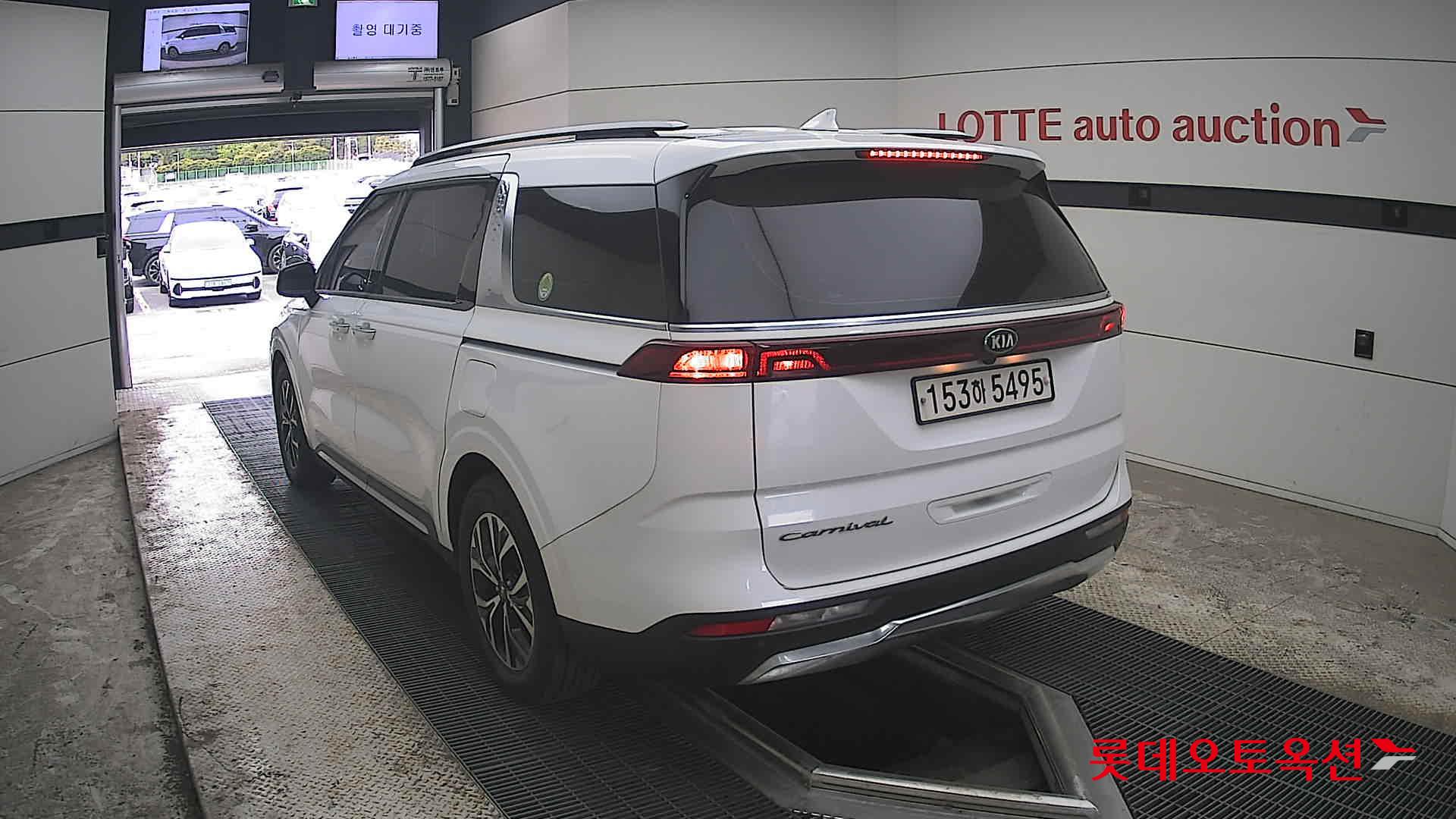 كيا كارنيفال 2021 - صورة 16