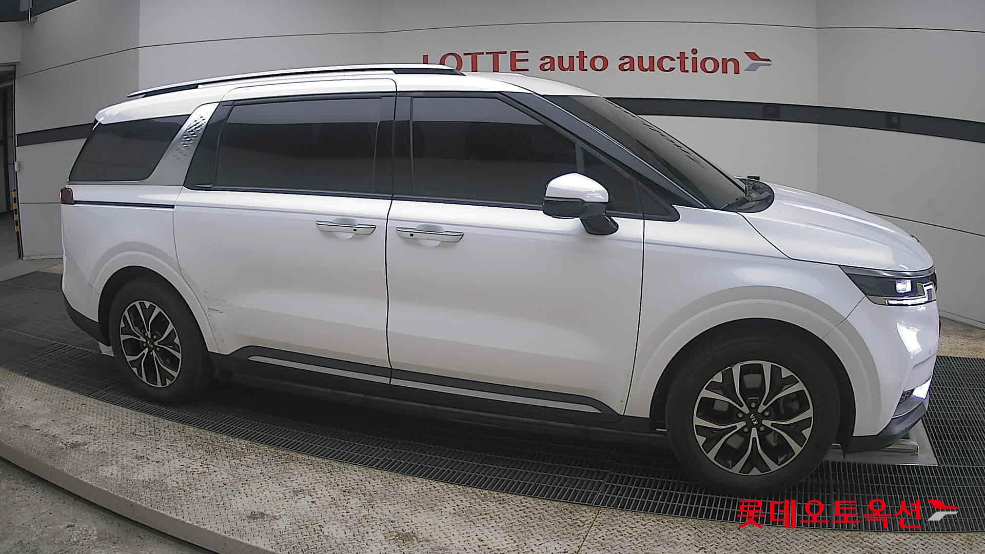 كيا كارنيفال 2021 - صورة 22