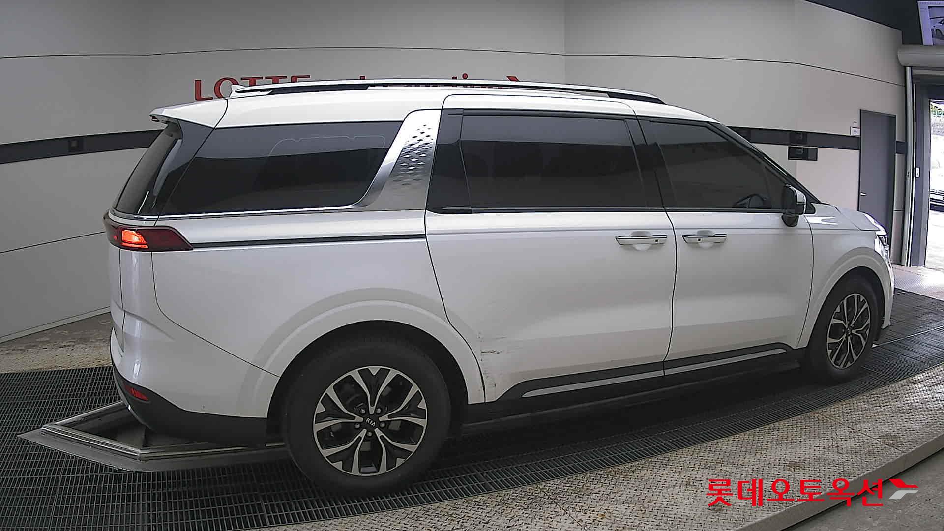 كيا كارنيفال 2021 - صورة 20