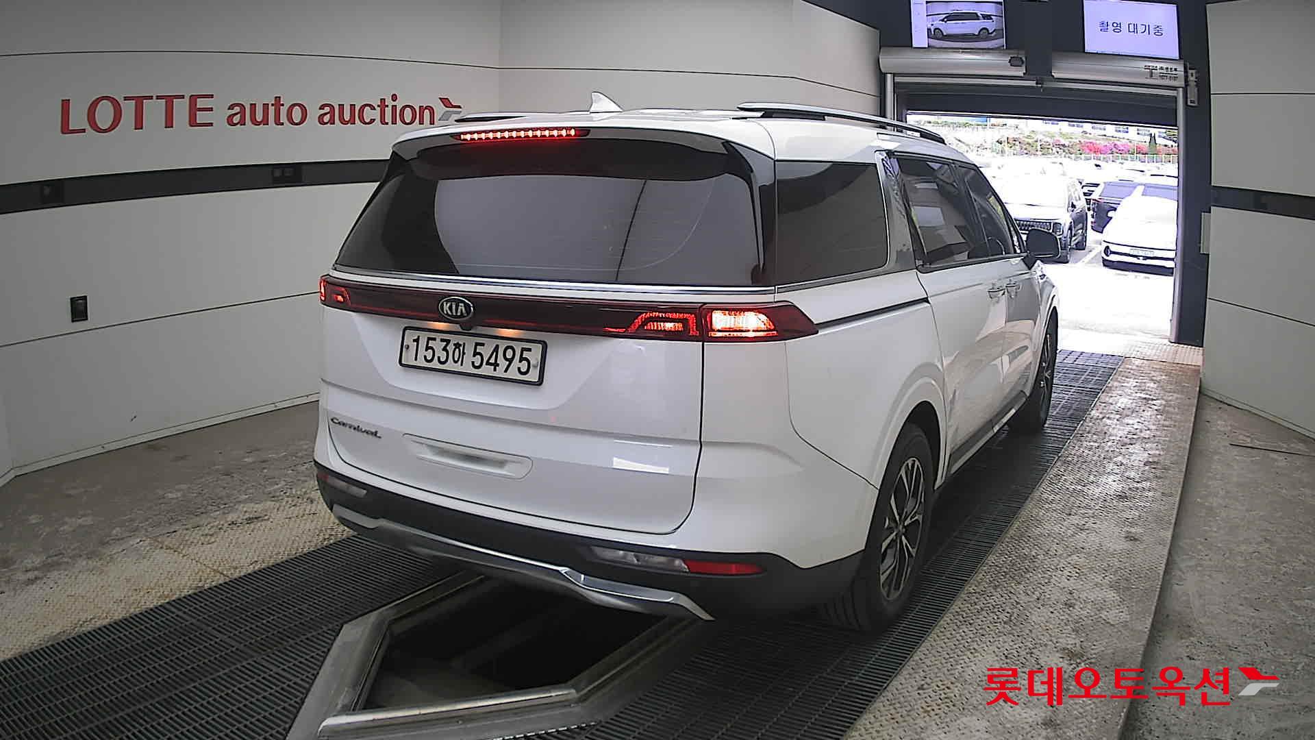 كيا كارنيفال 2021 - صورة 18