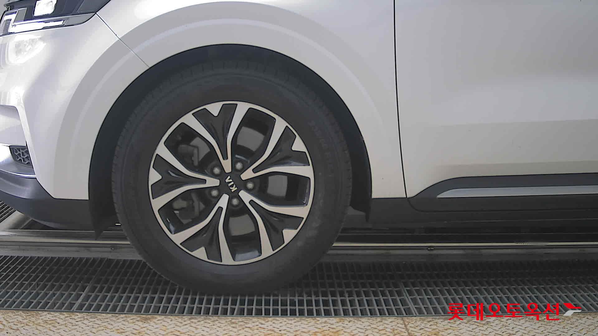 كيا كارنيفال 2021 - صورة 25